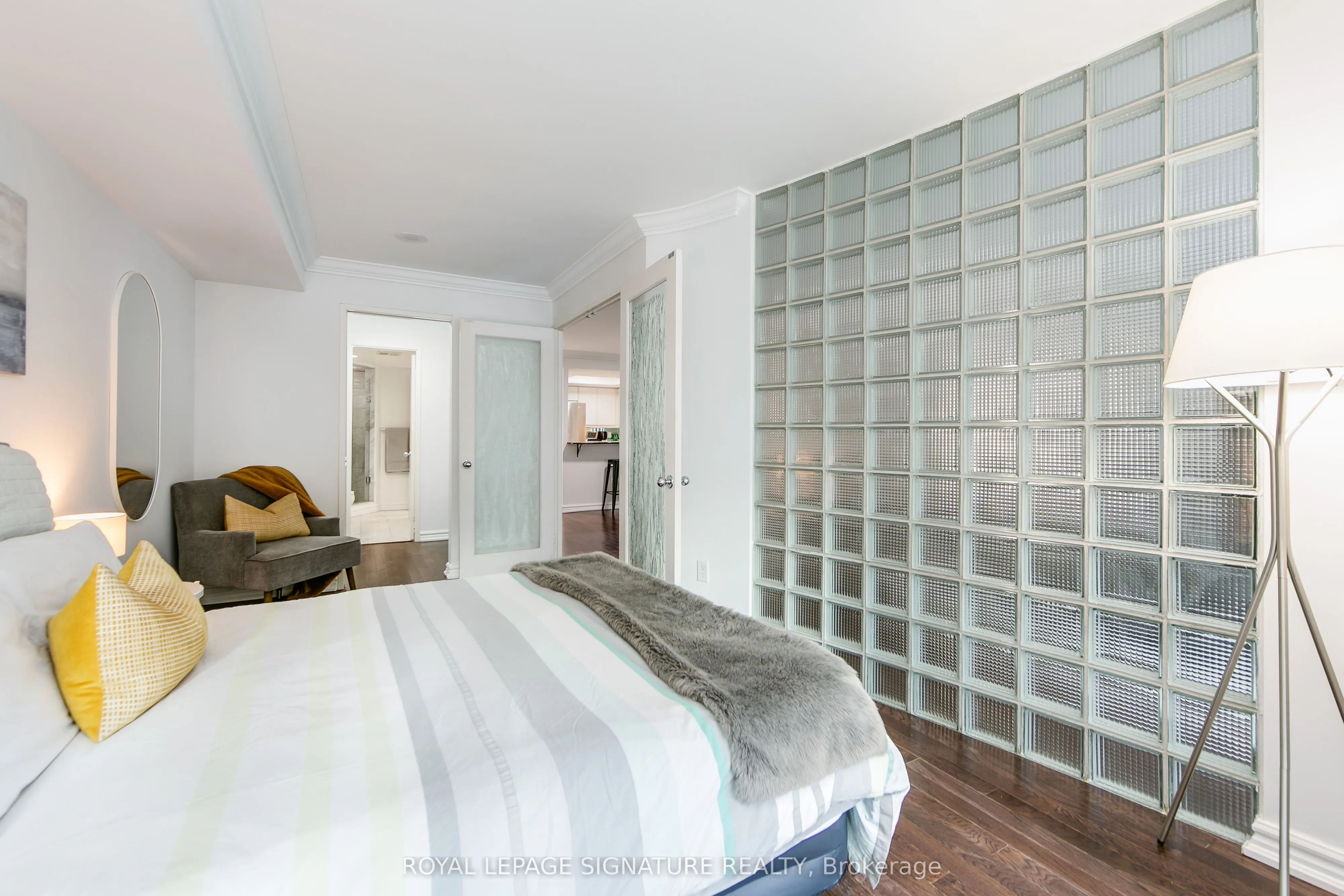 33 University Avenue, #605