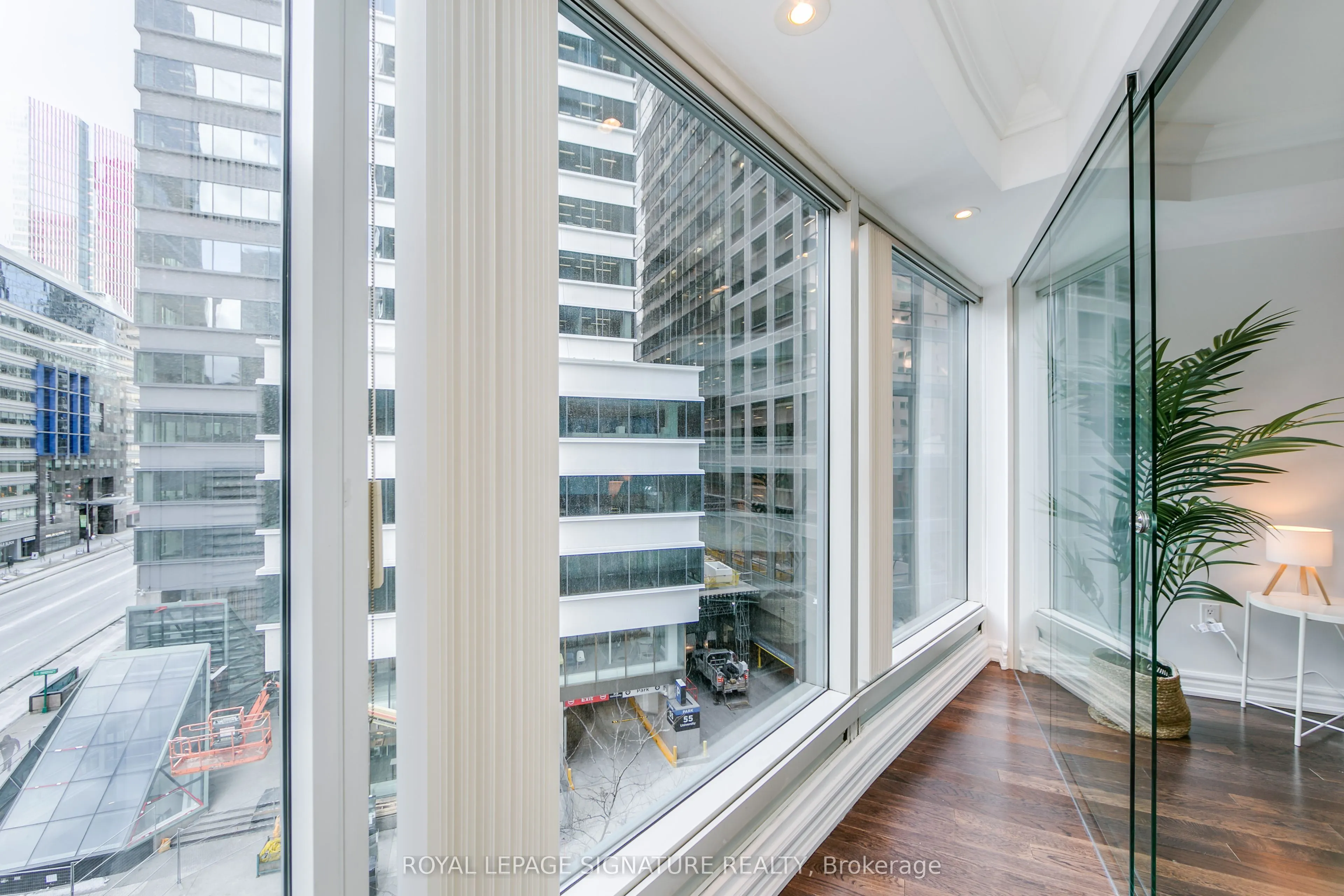 33 University Avenue, #605