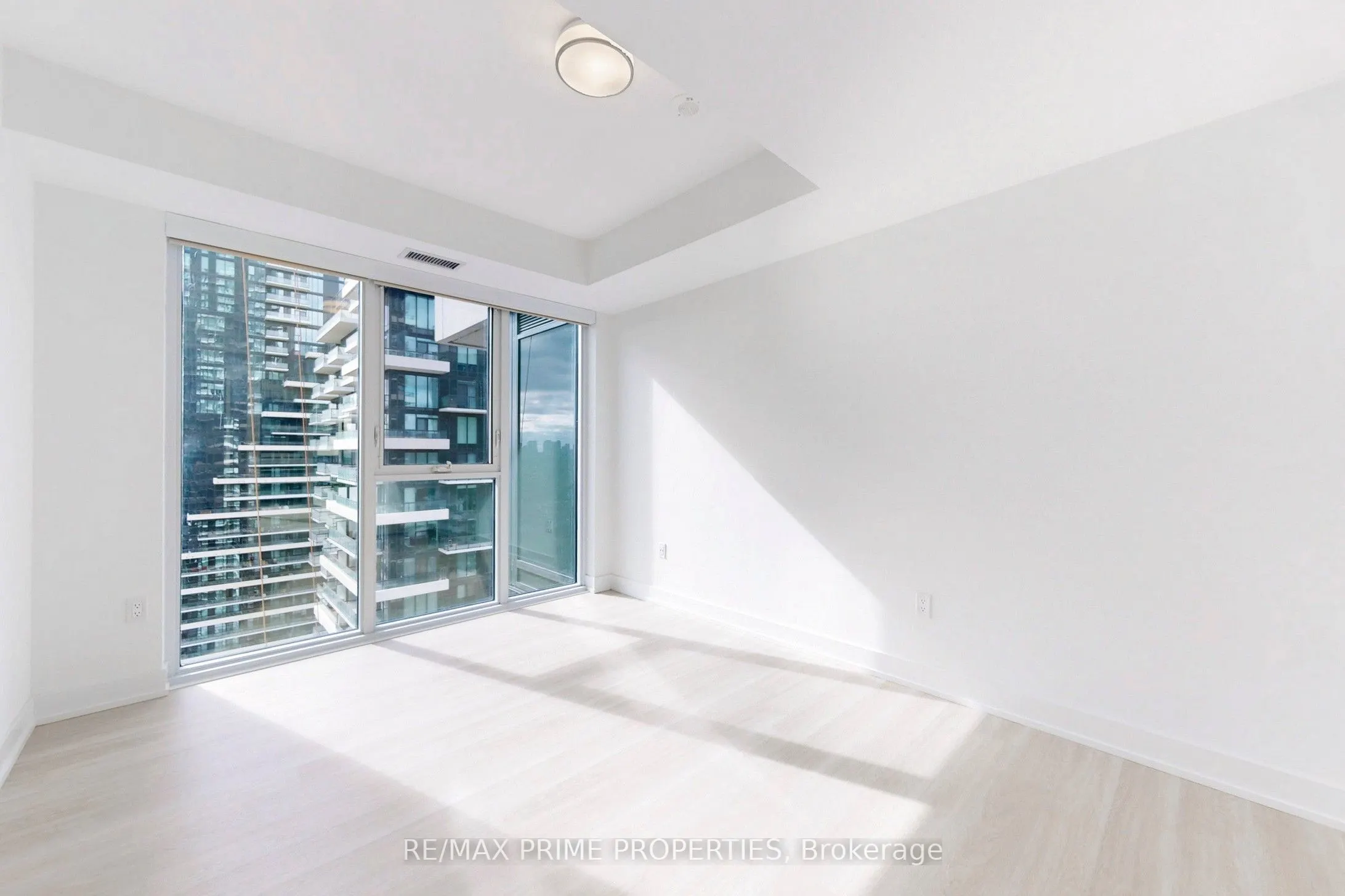 30 Inn On The Park Drive, #2401