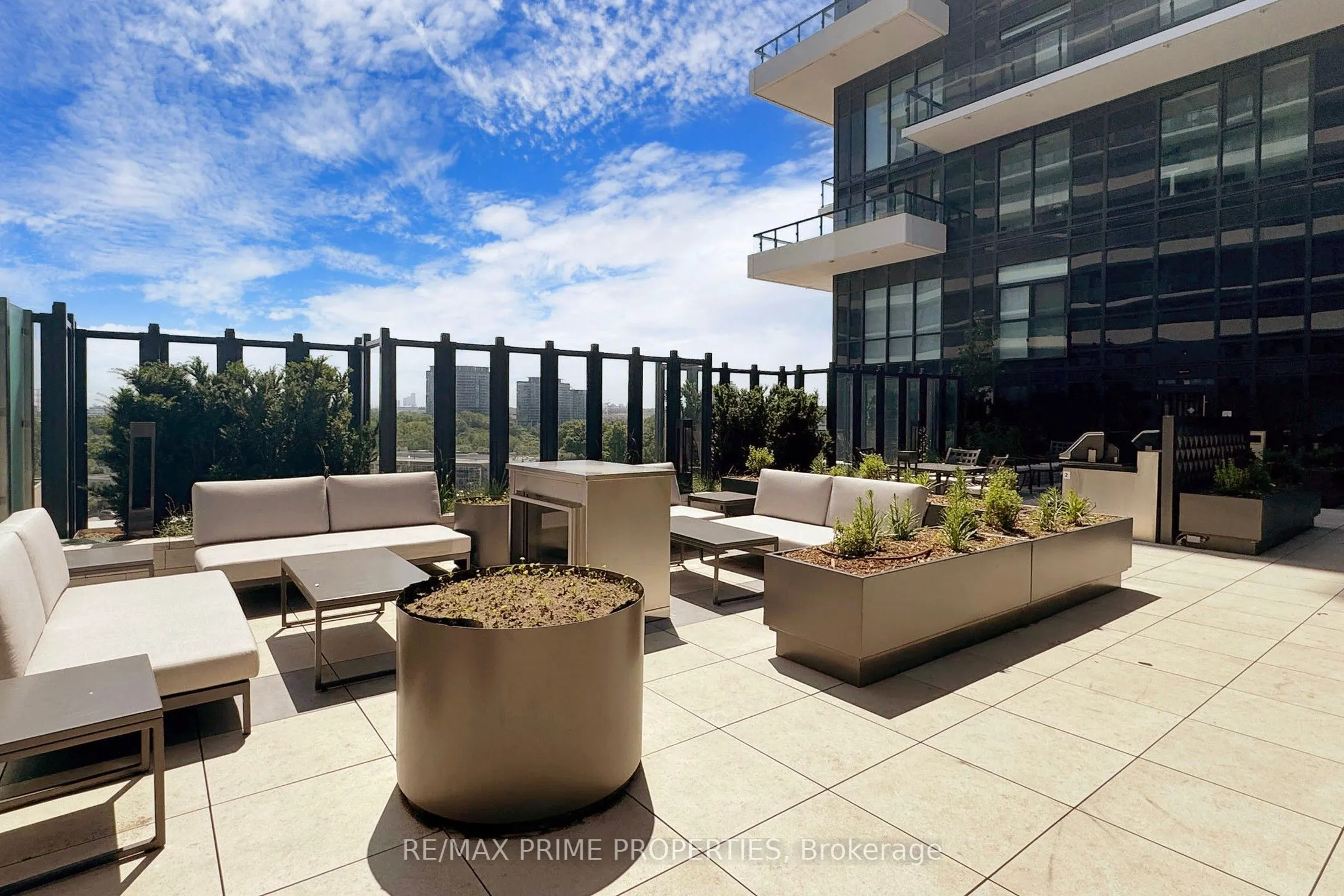 30 Inn On The Park Drive, #2401