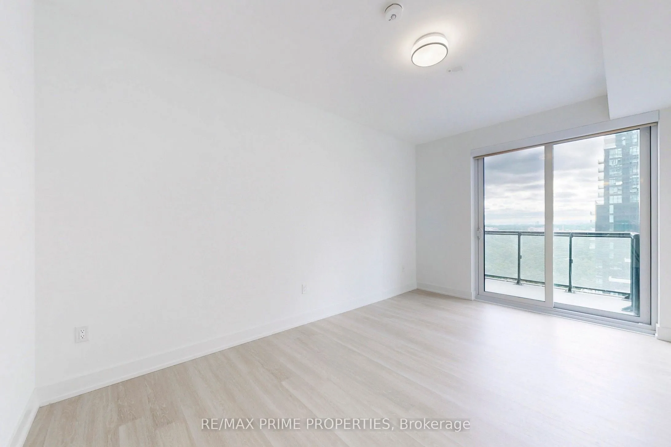 30 Inn On The Park Drive, #2401