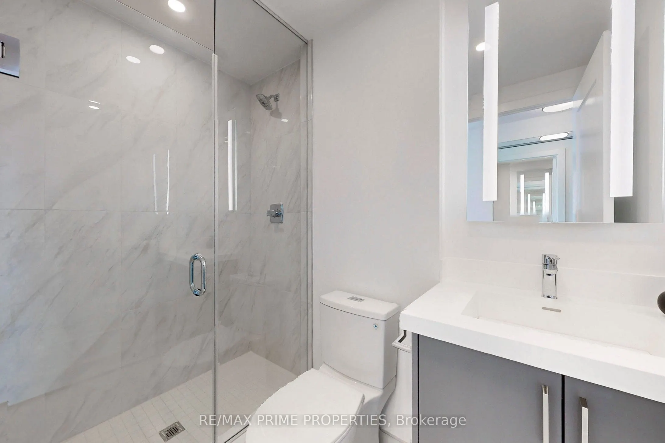 30 Inn On The Park Drive, #2401
