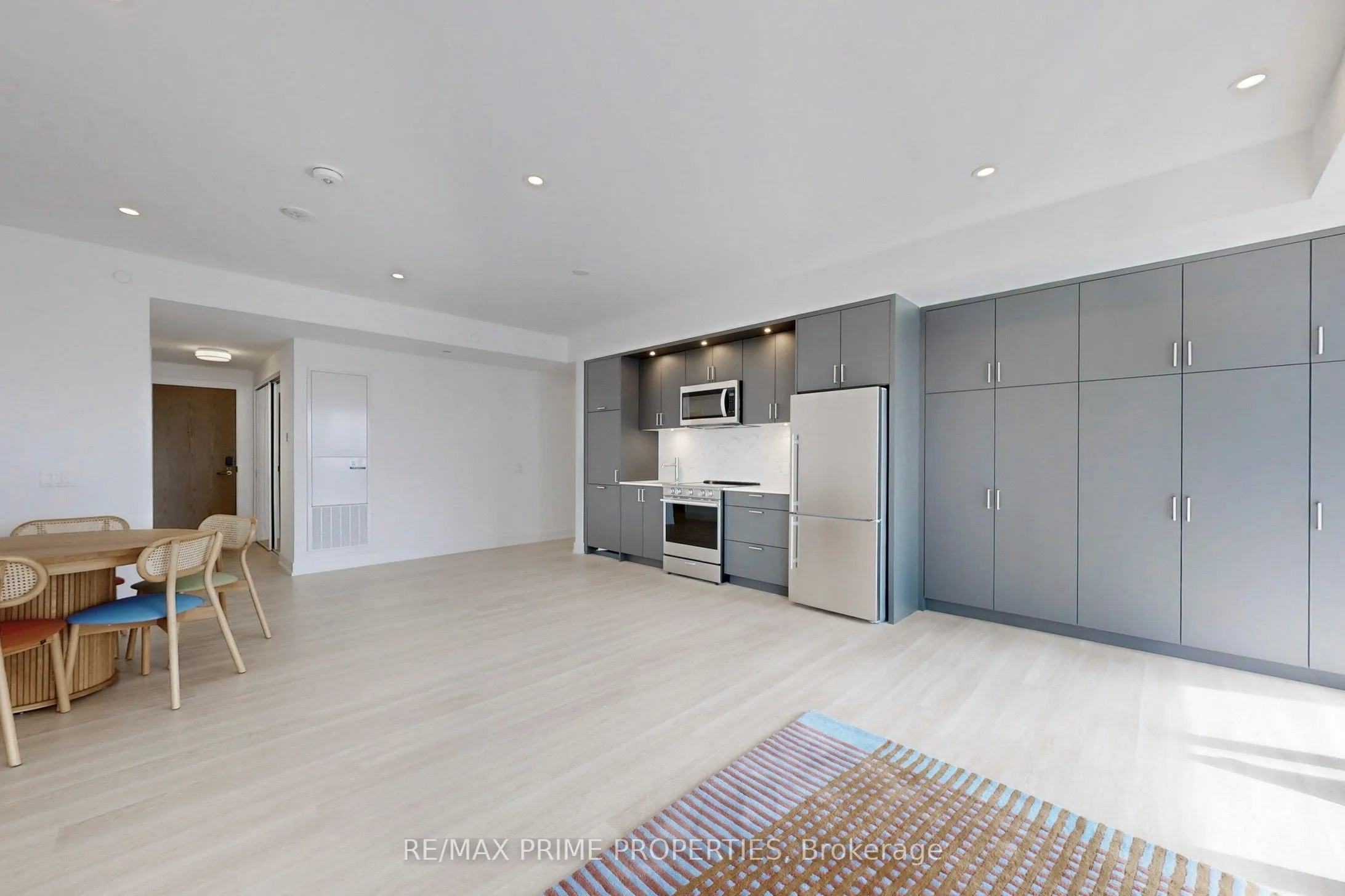 30 Inn On The Park Drive, #2401