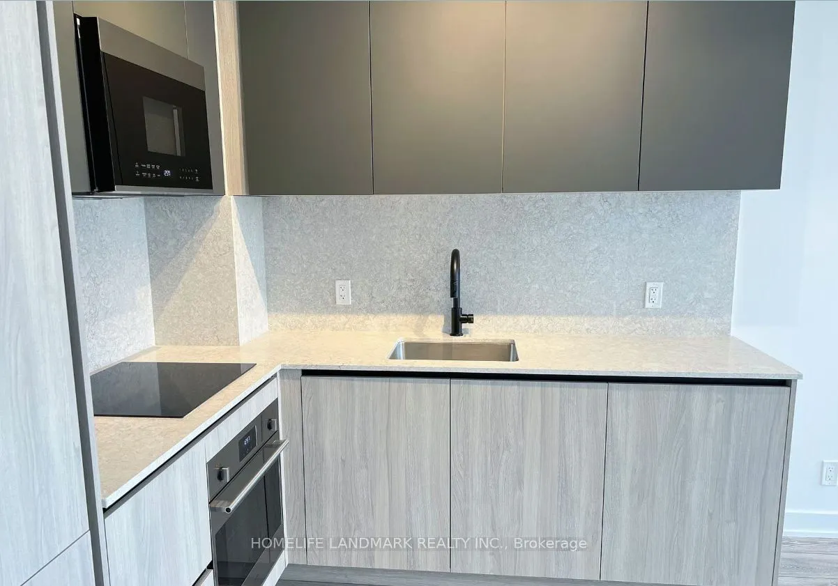 108 Peter Street, #1318