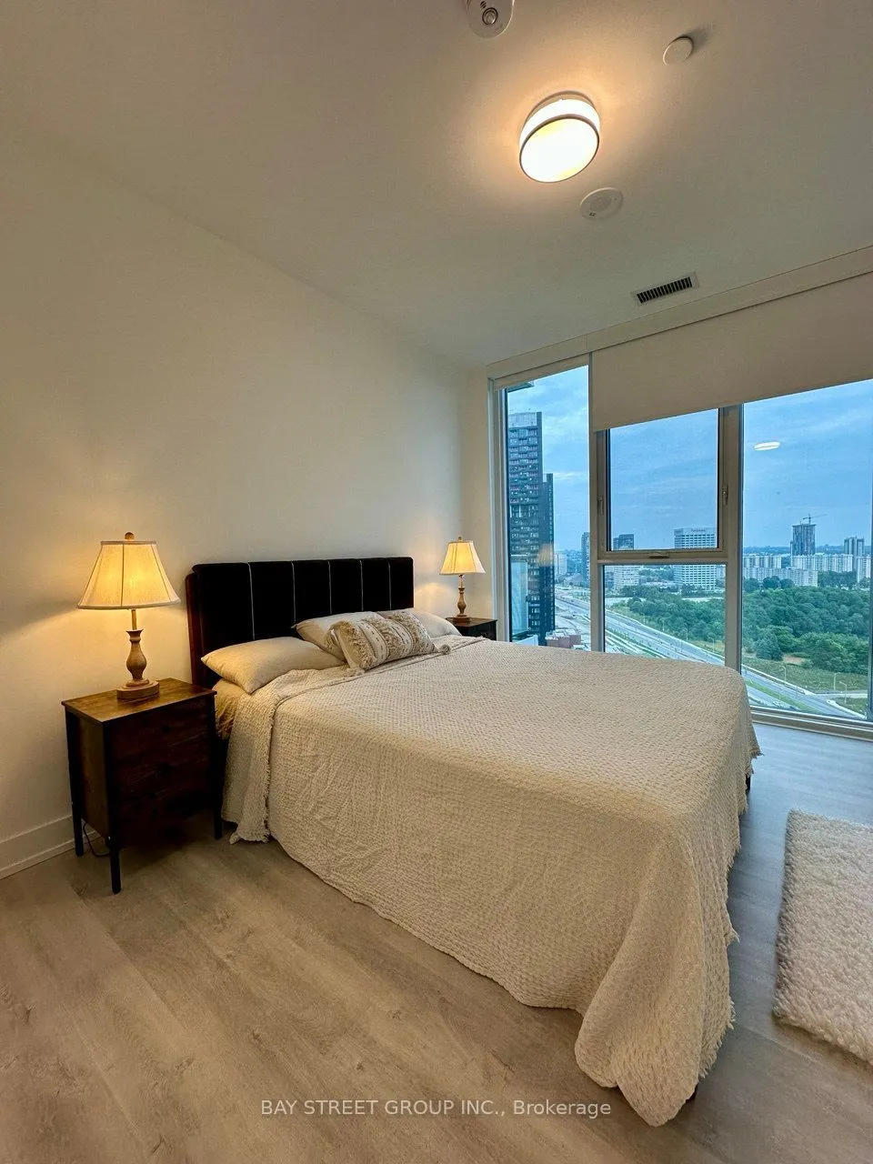30 Inn On The Park Drive, #2207