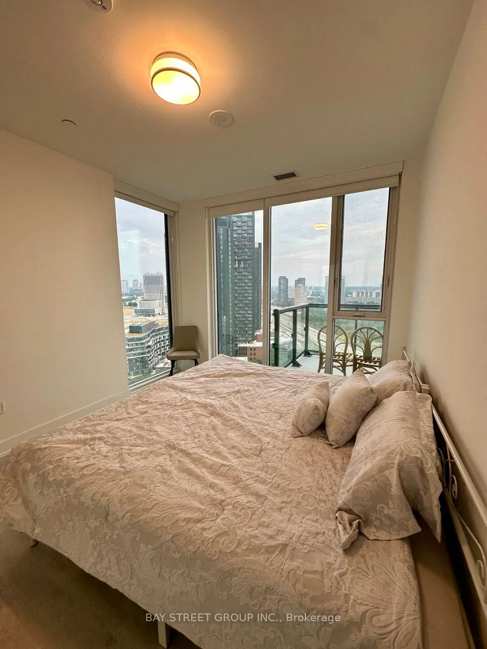30 Inn On The Park Drive, #2207