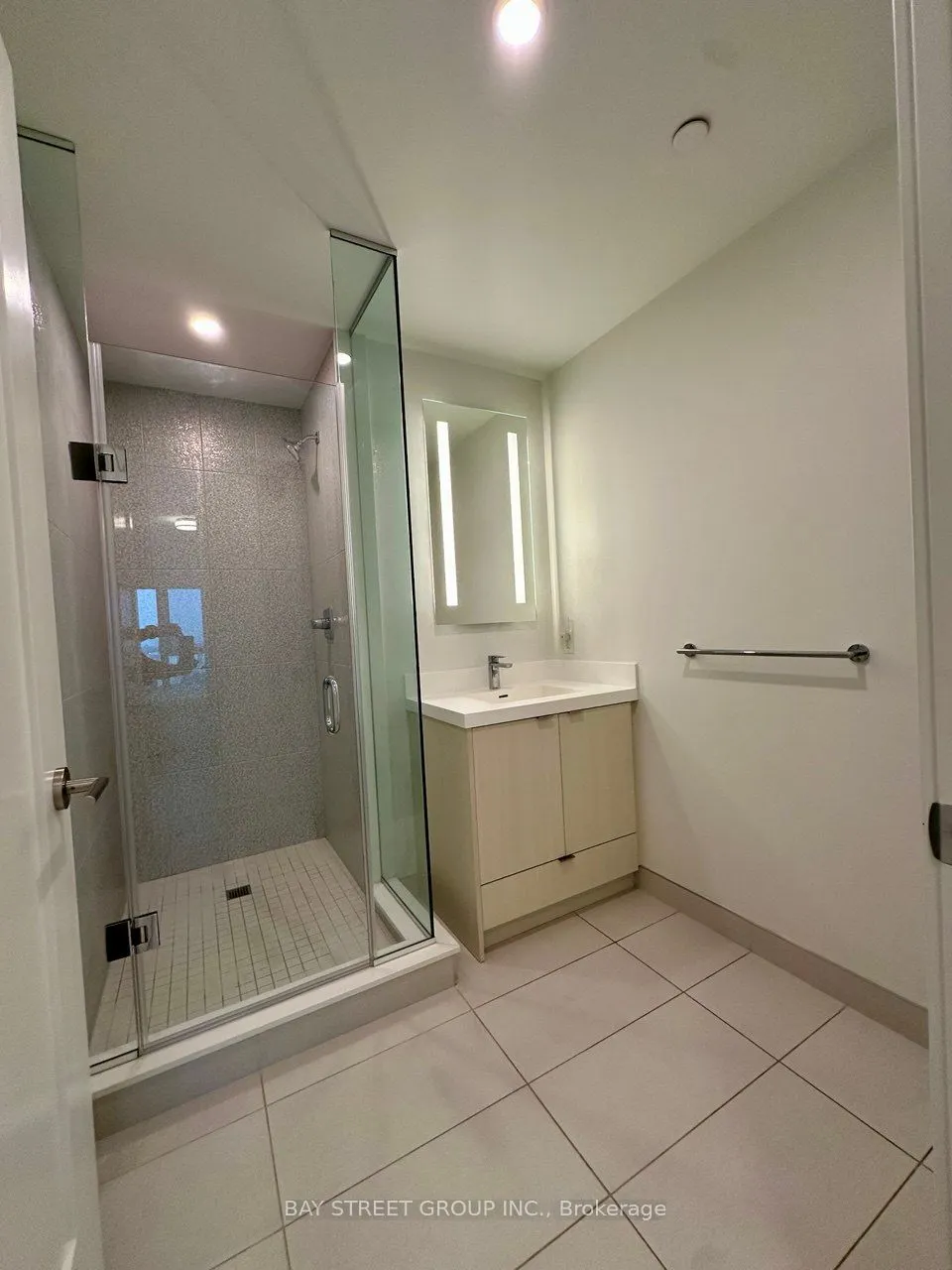 30 Inn On The Park Drive, #2207
