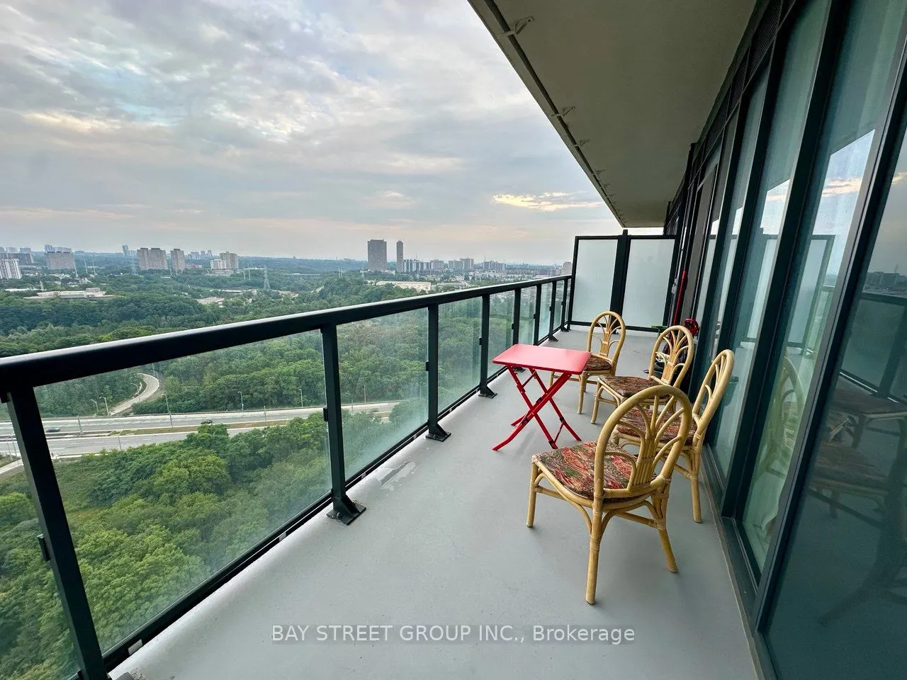 30 Inn On The Park Drive, #2207