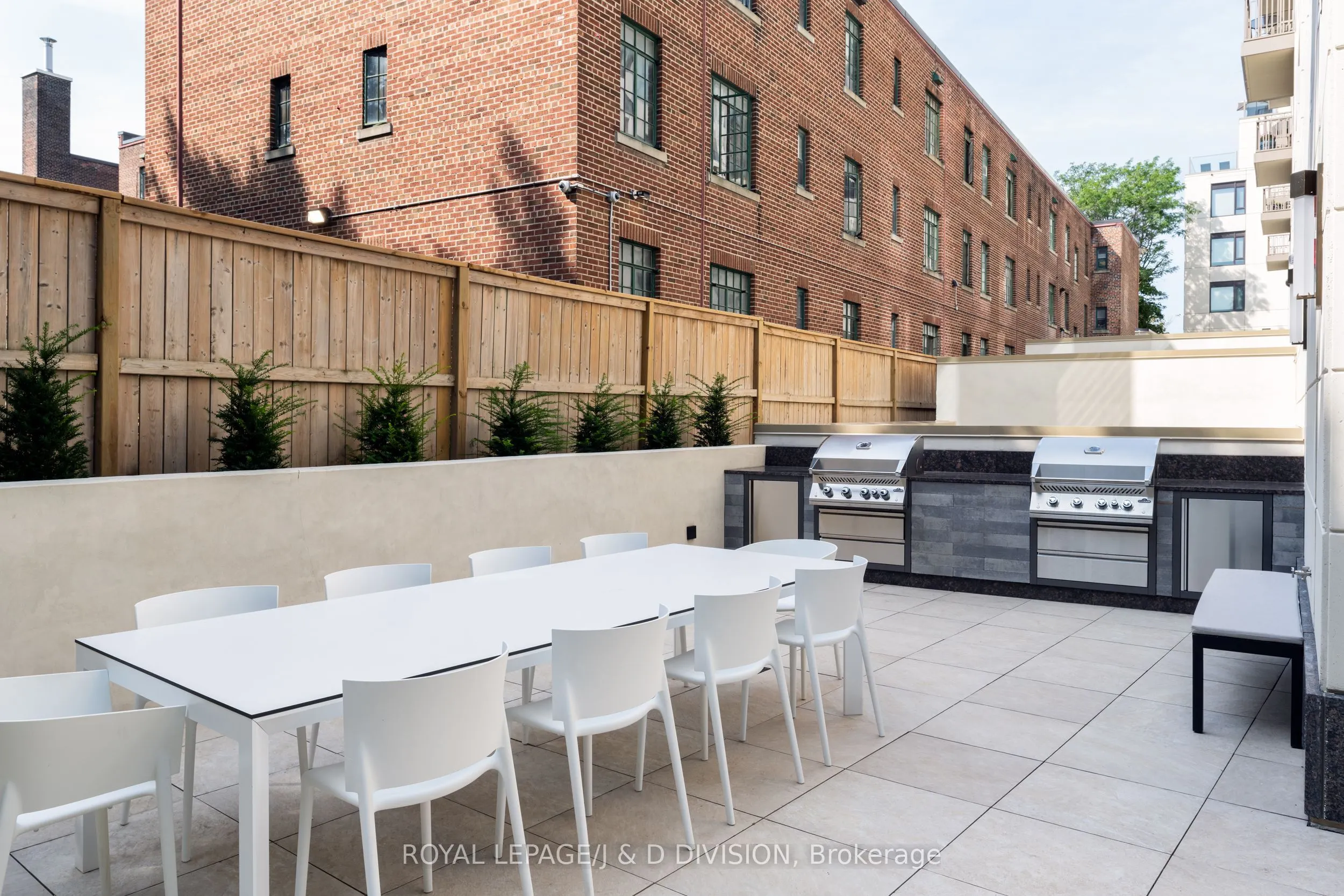 1 Strathgowan Avenue, #408