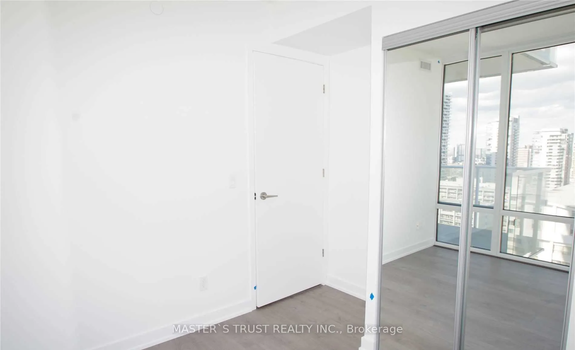 501 Yonge Street, #1905