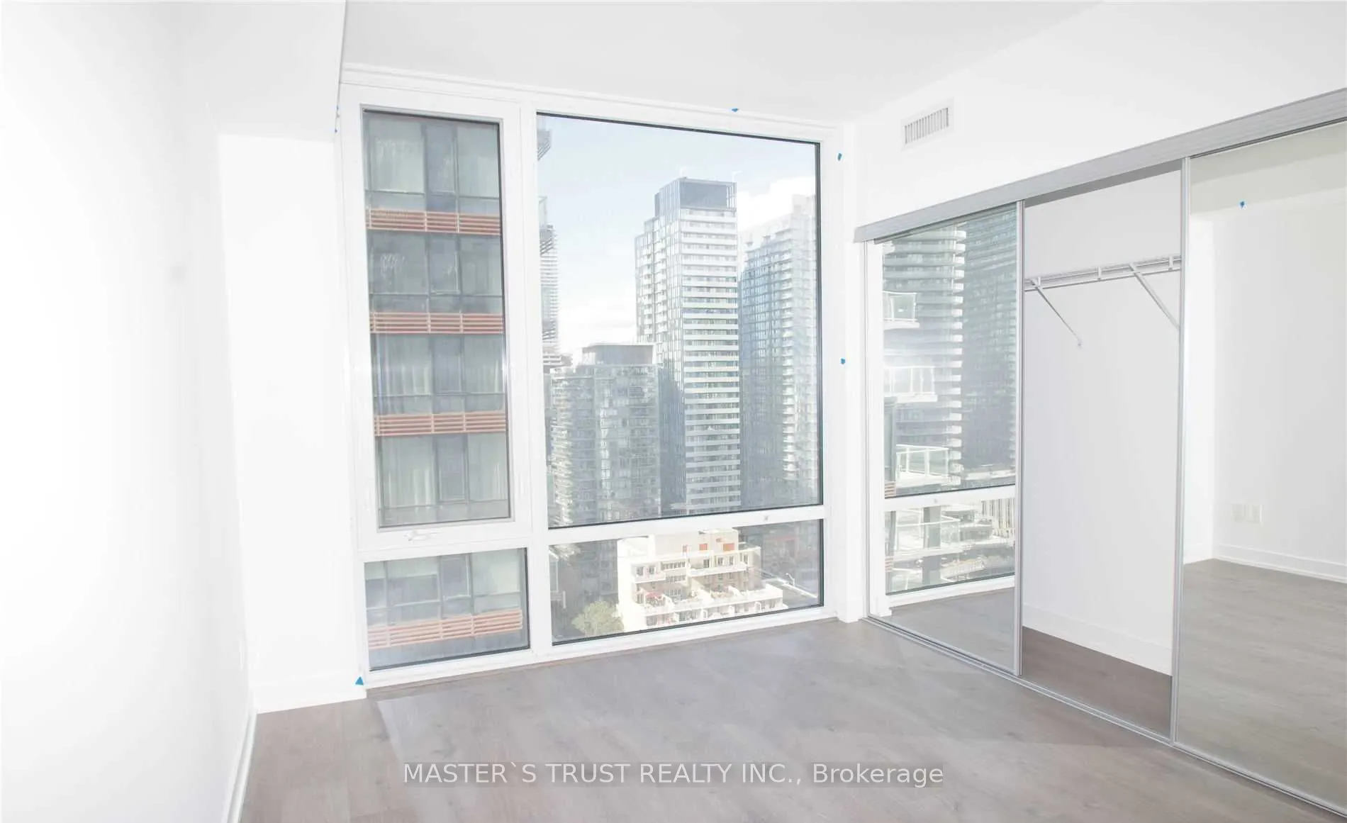 501 Yonge Street, #1905