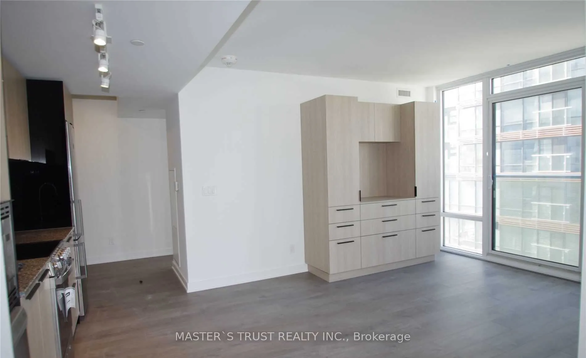 501 Yonge Street, #1905