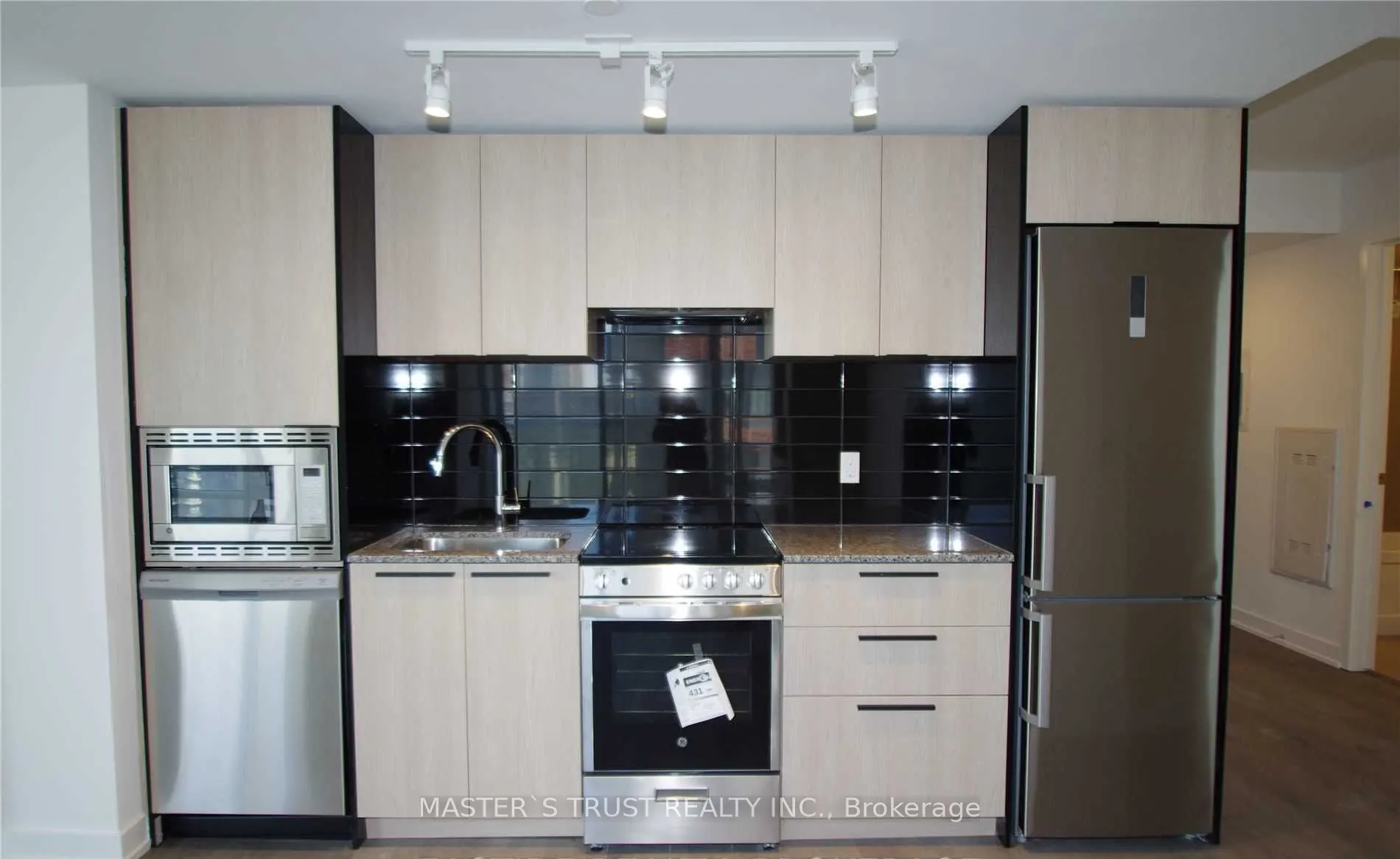 501 Yonge Street, #1905