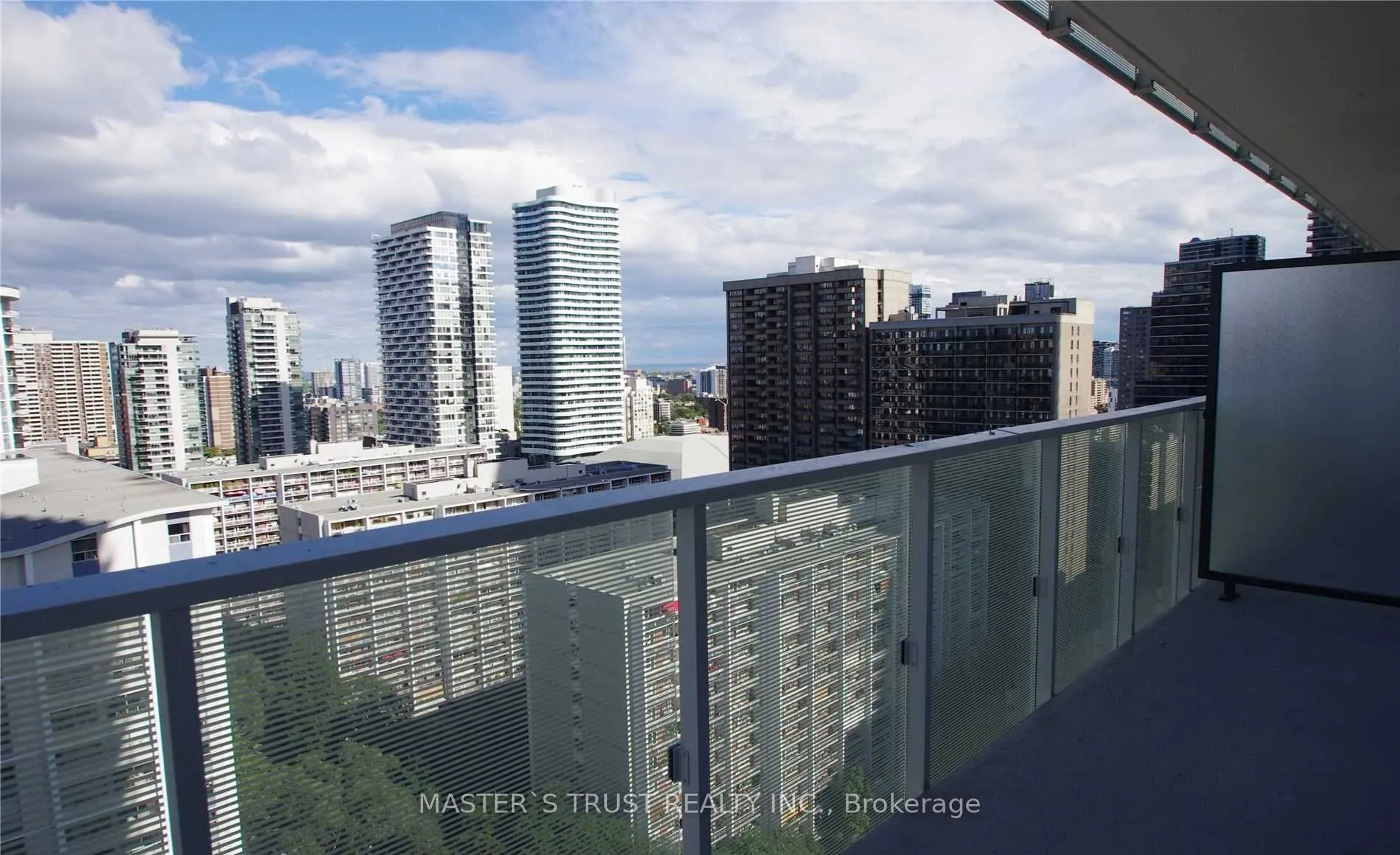 501 Yonge Street, #1905