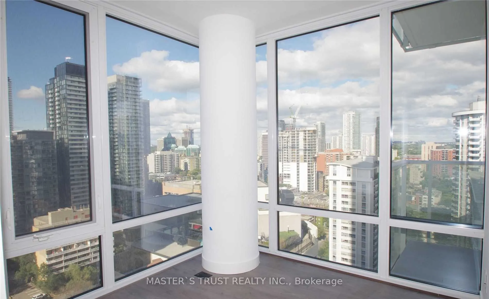 501 Yonge Street, #1905