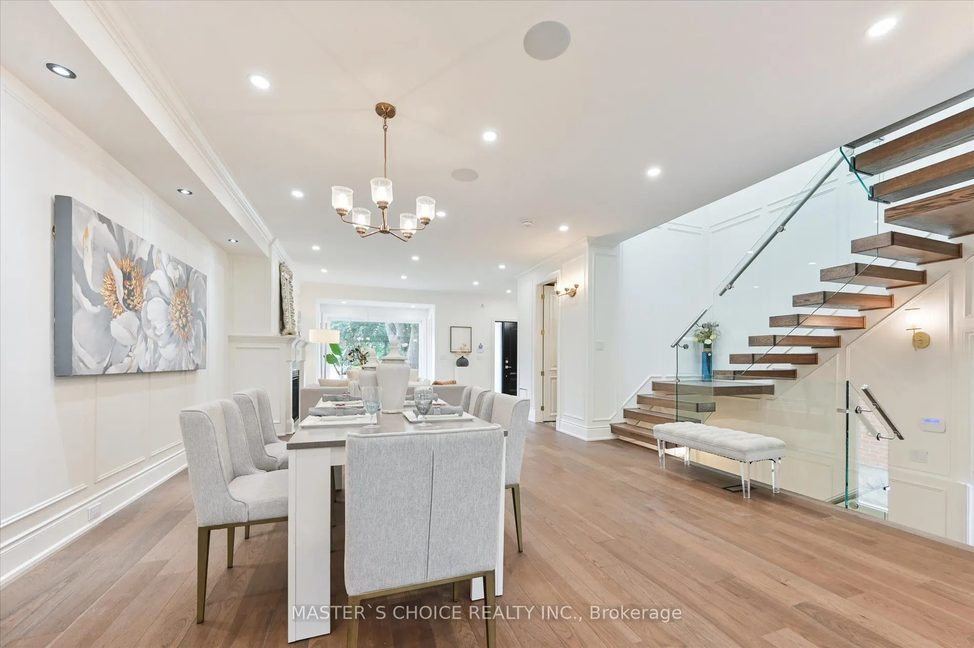 382 St Clements Avenue