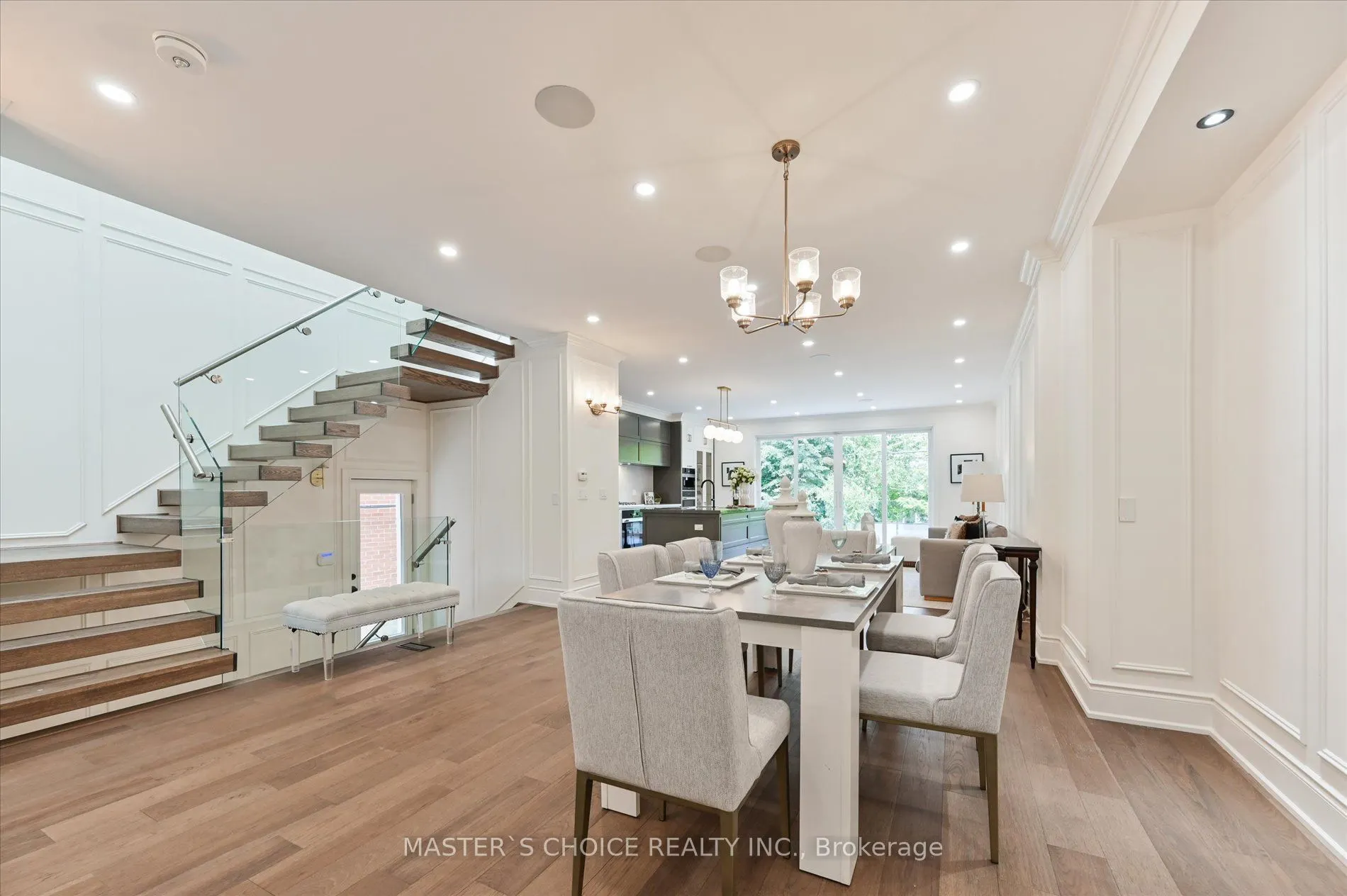 382 St Clements Avenue