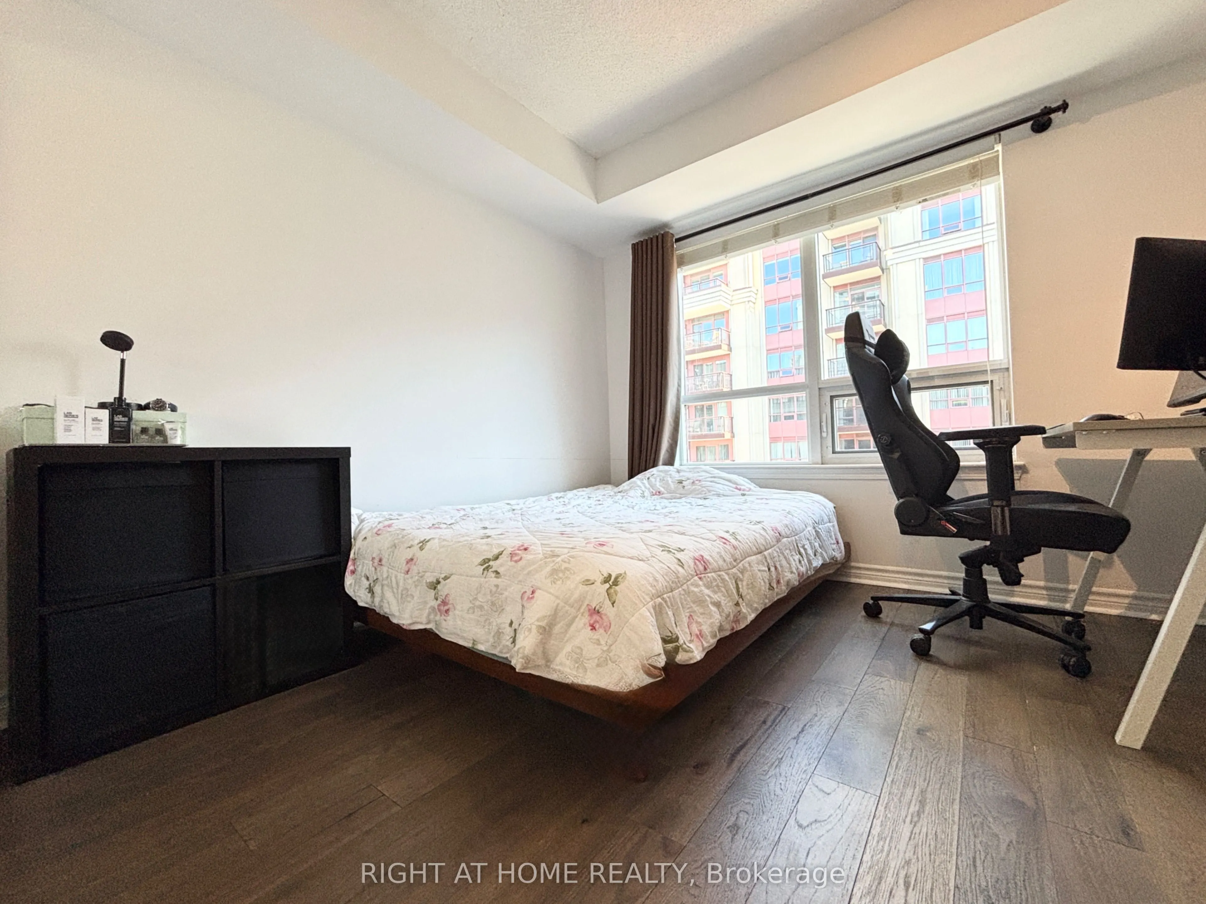 27 Rean Drive, #506