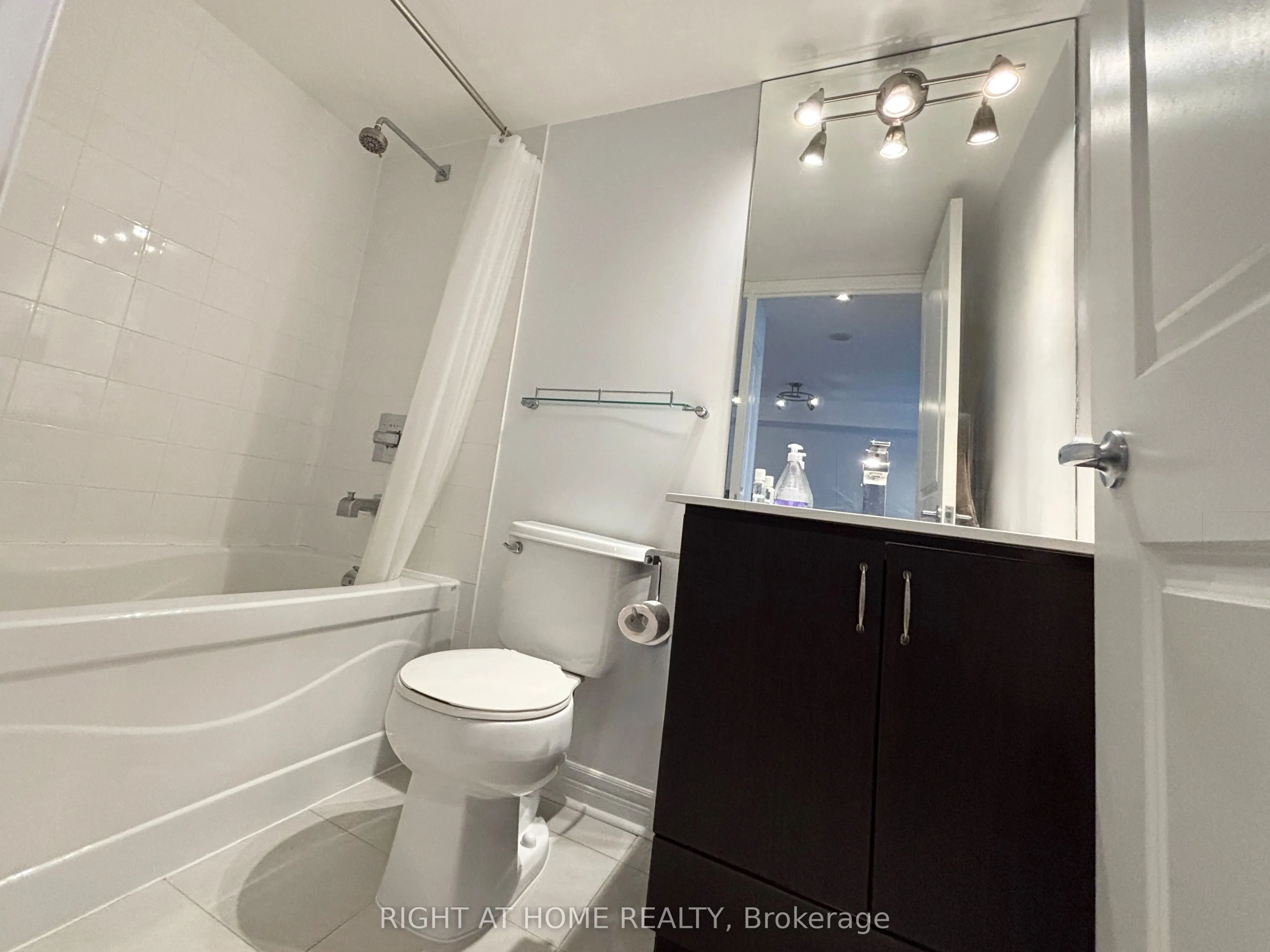27 Rean Drive, #506