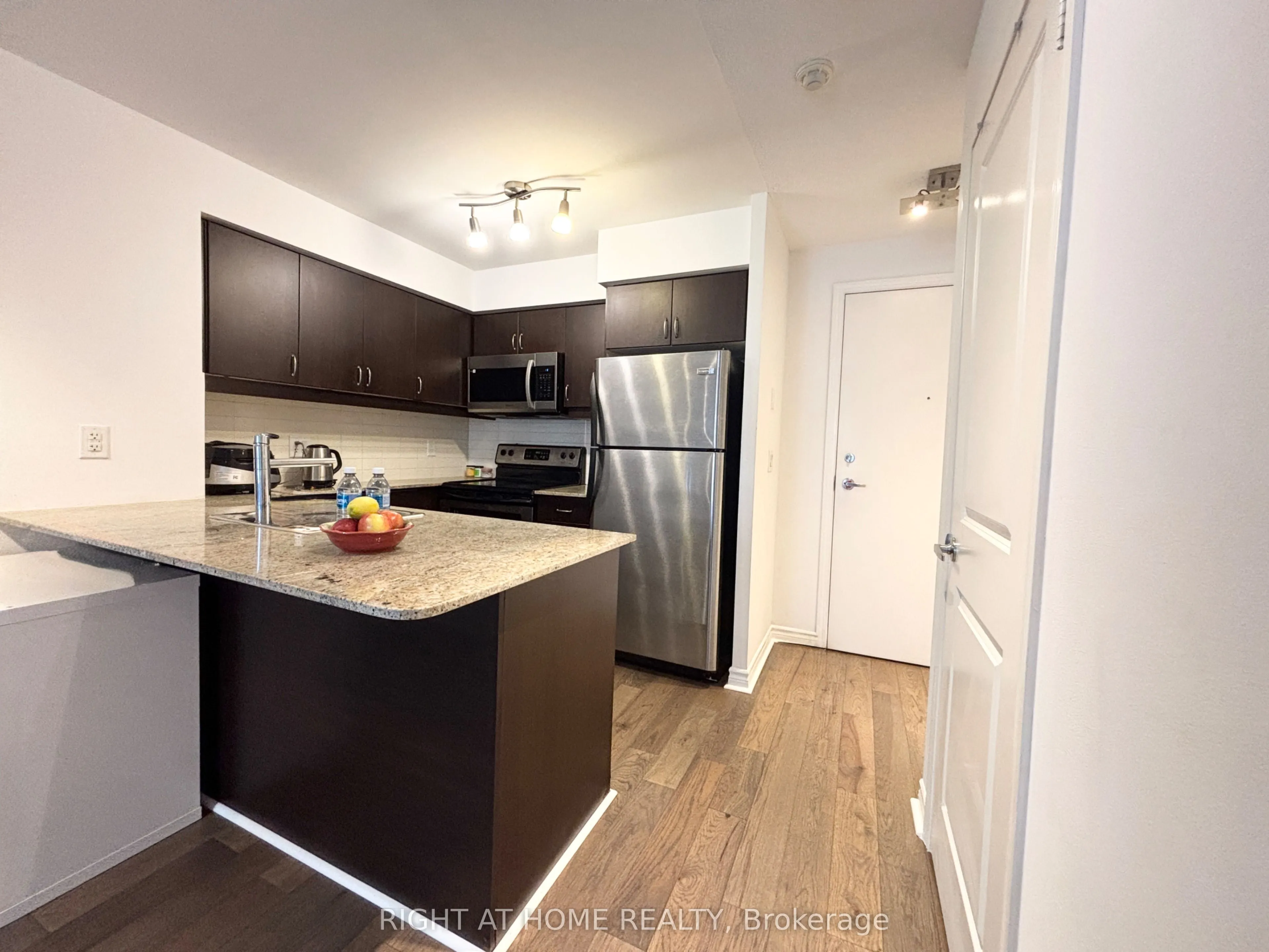 27 Rean Drive, #506