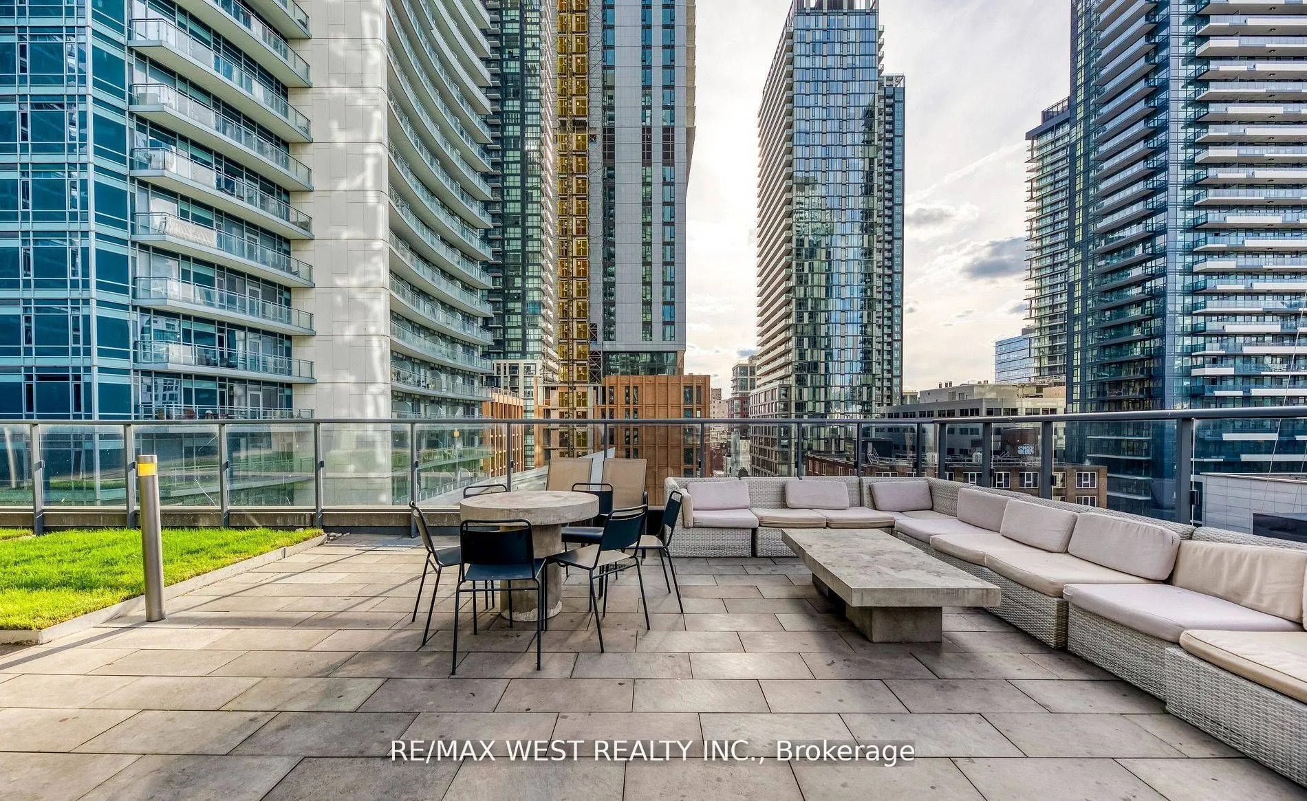 295 Adelaide Street W, #802
