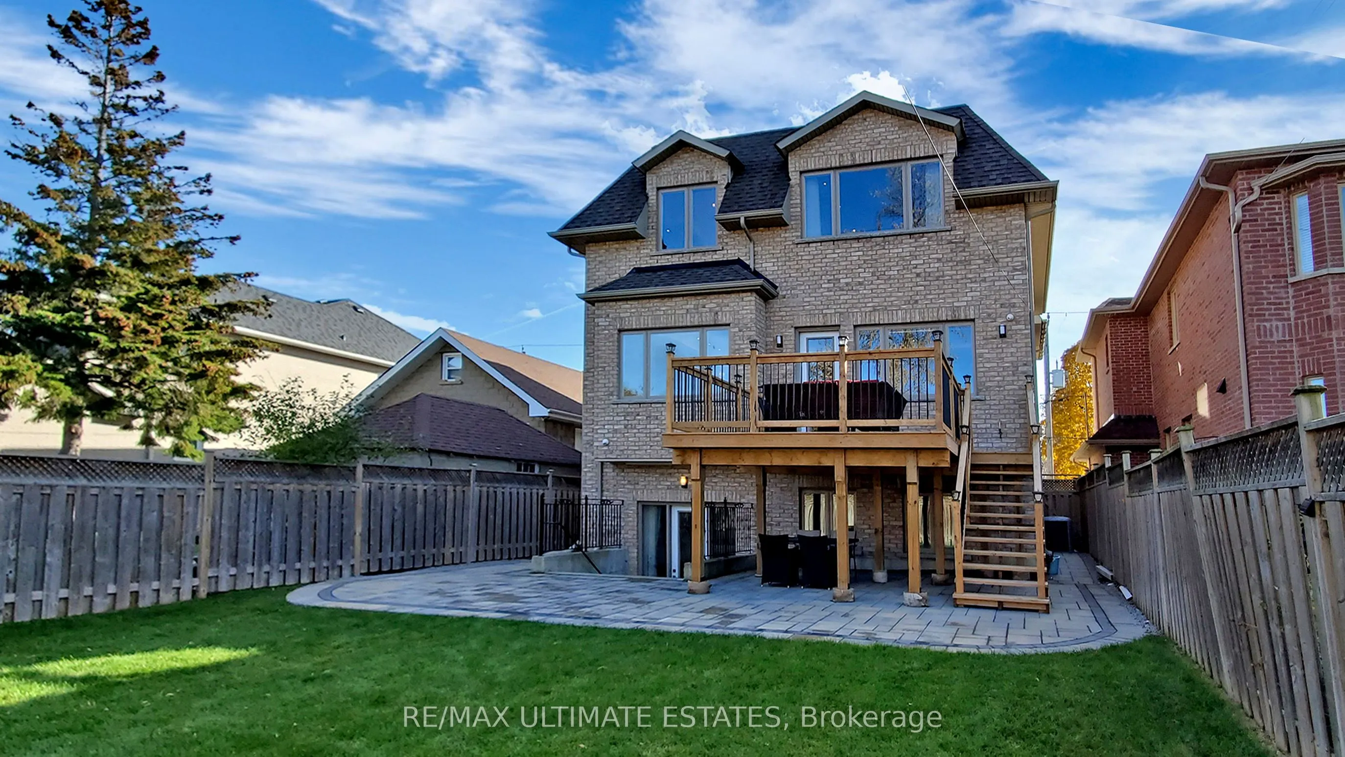 26 Madawaska Avenue