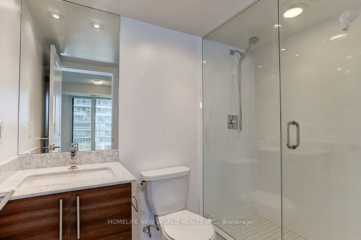 35 Bastion Street, #711