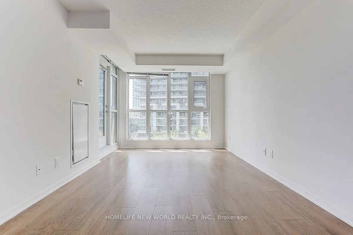 35 Bastion Street, #711