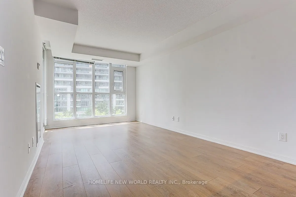 35 Bastion Street, #711