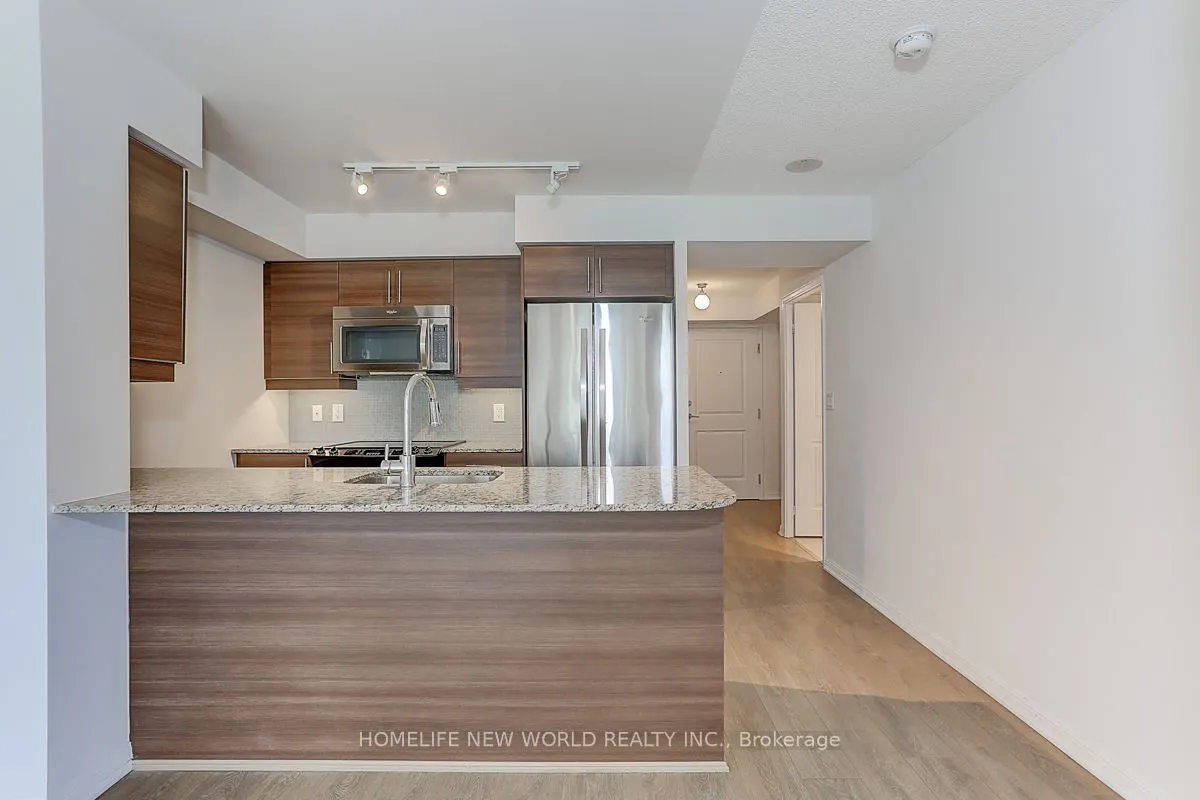 35 Bastion Street, #711