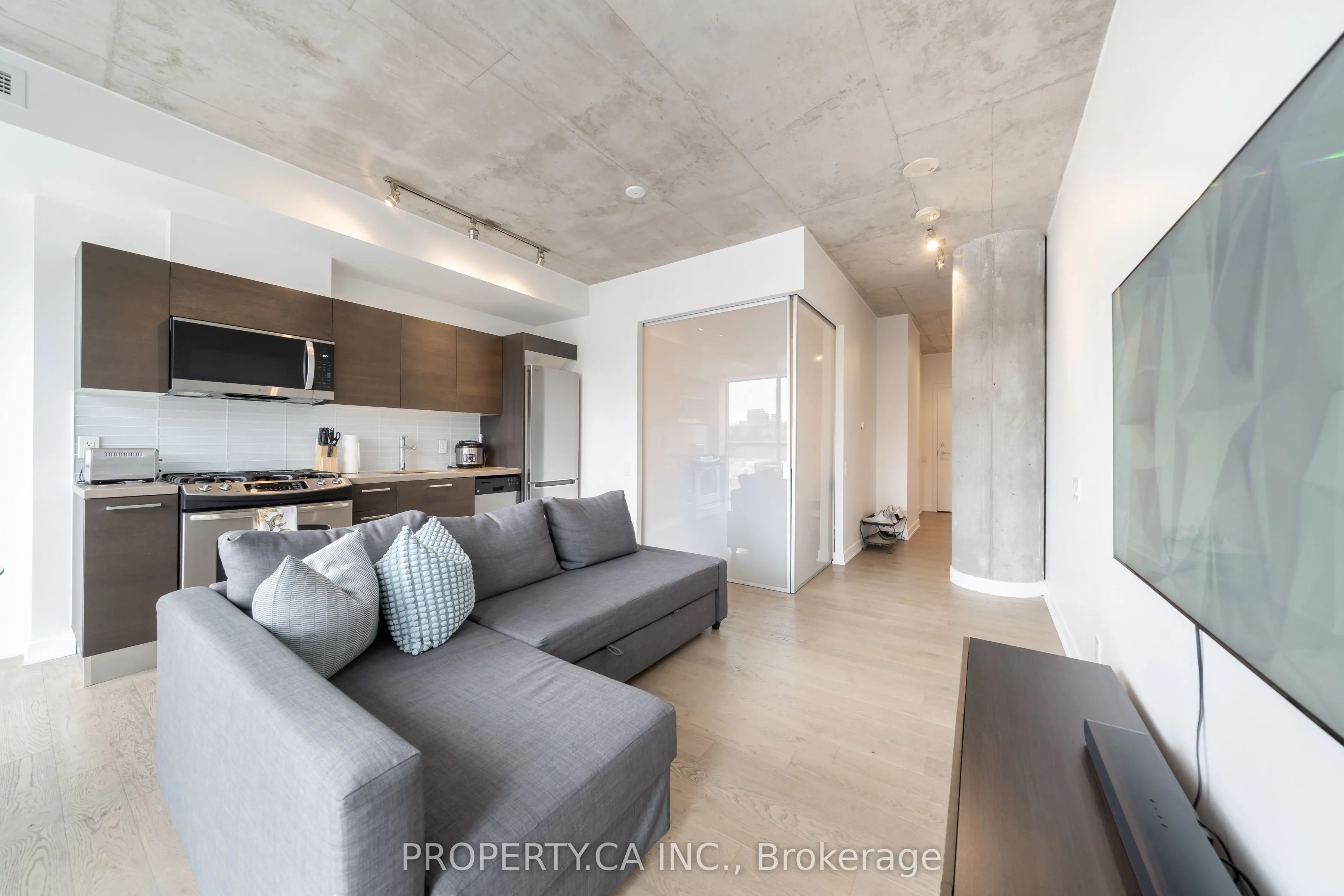 318 King Street E, #408
