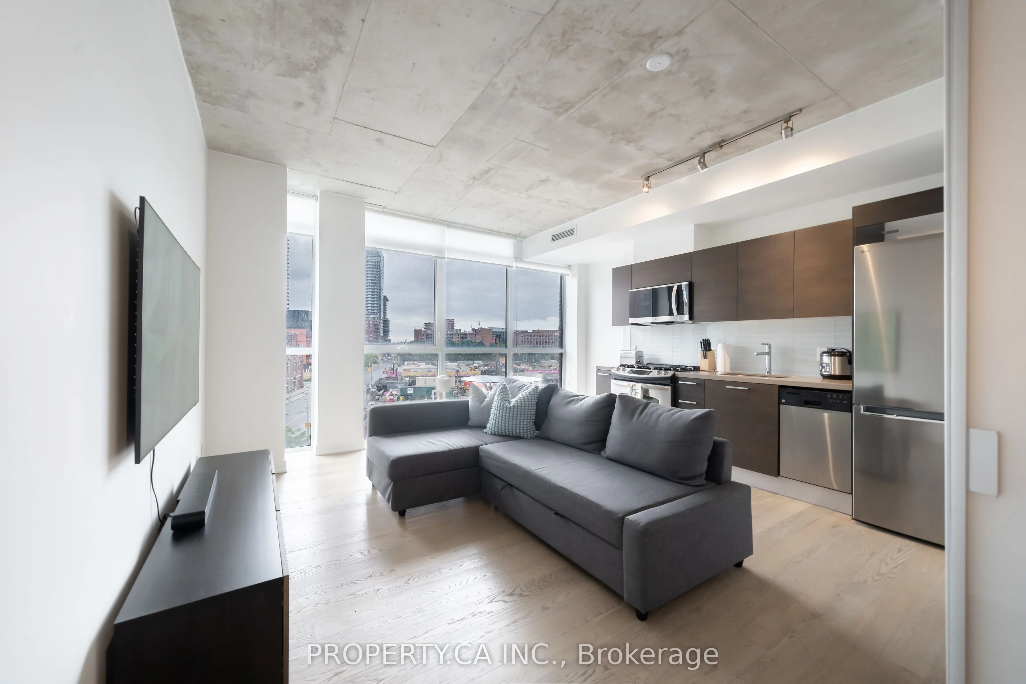 318 King Street E, #408