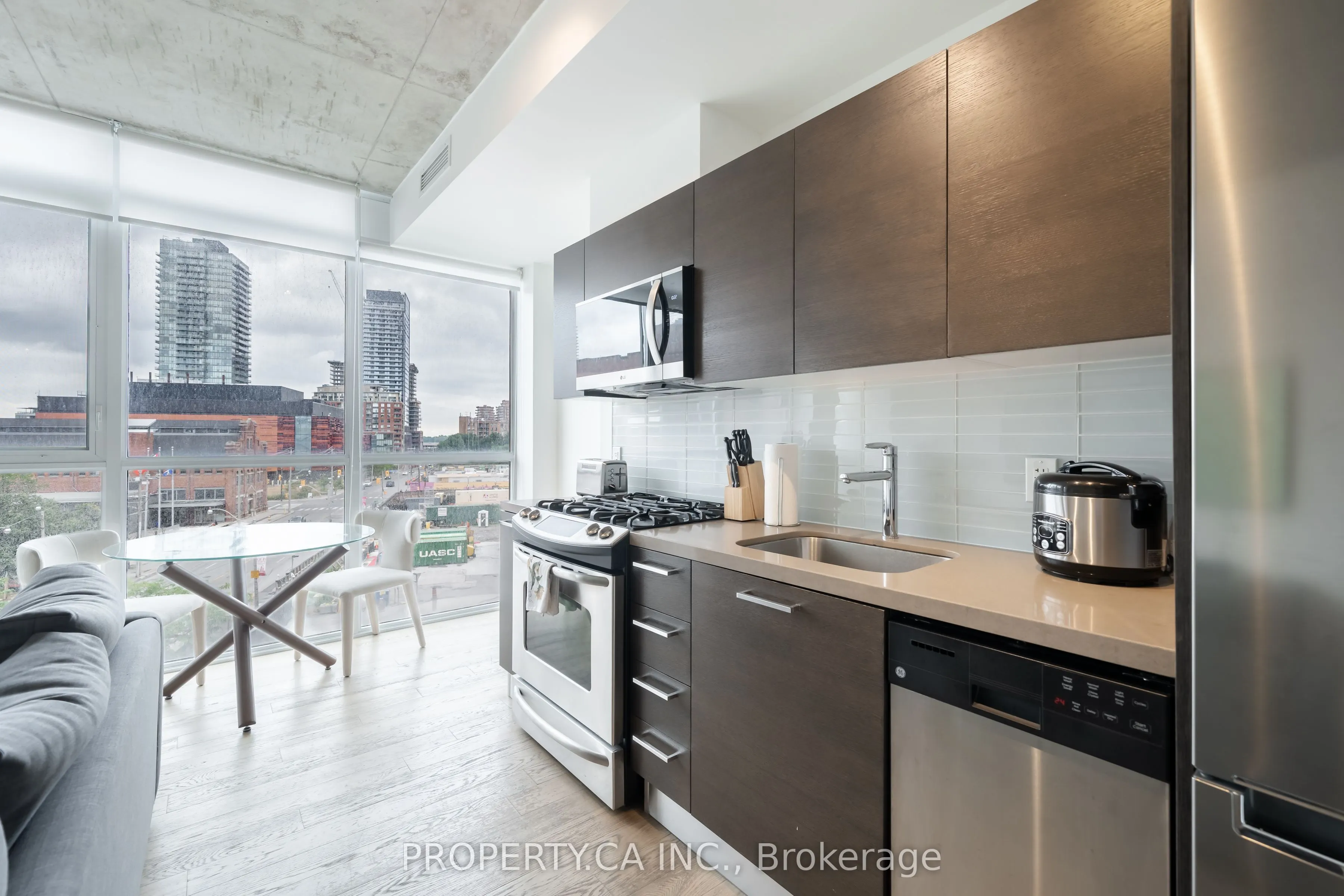 318 King Street E, #408