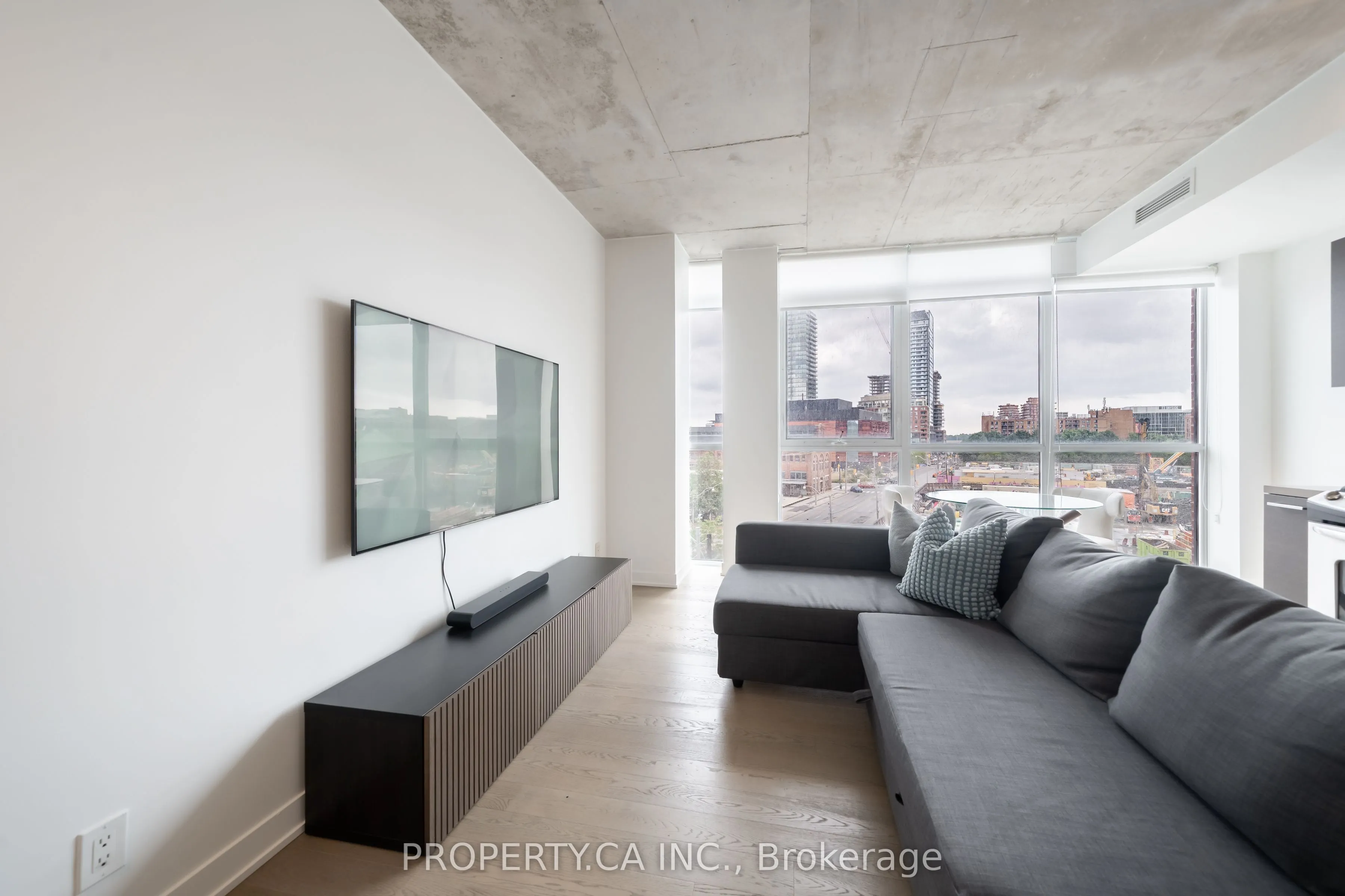 318 King Street E, #408