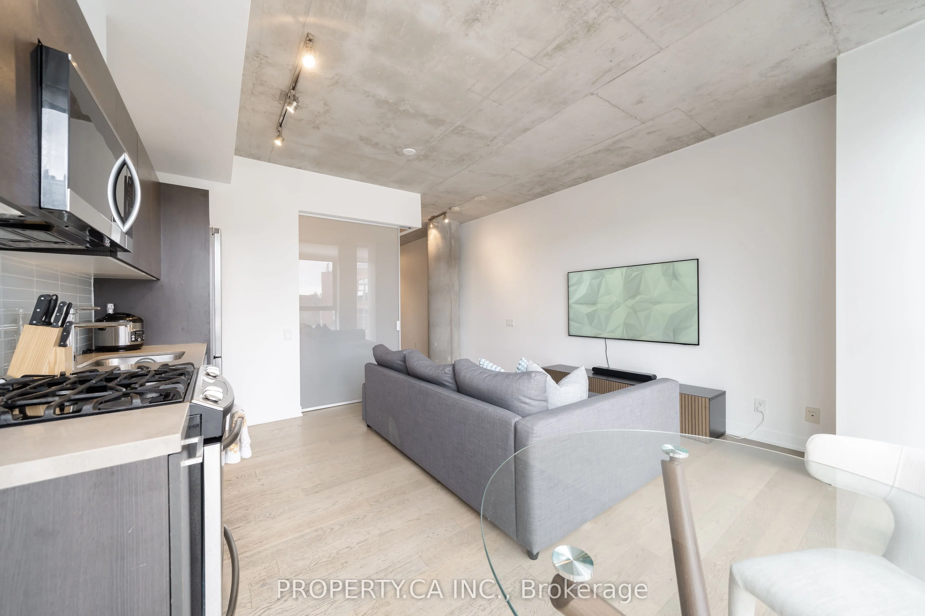 318 King Street E, #408