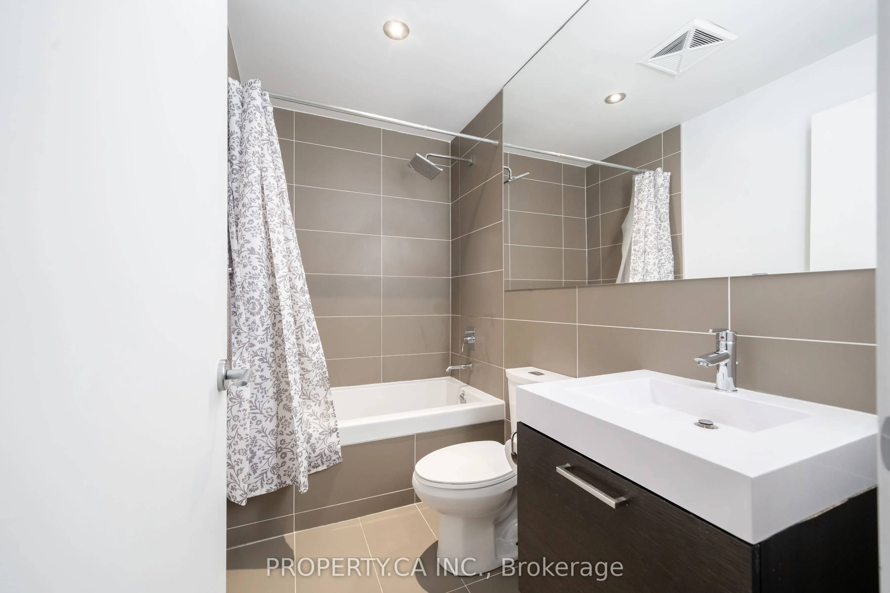 318 King Street E, #408