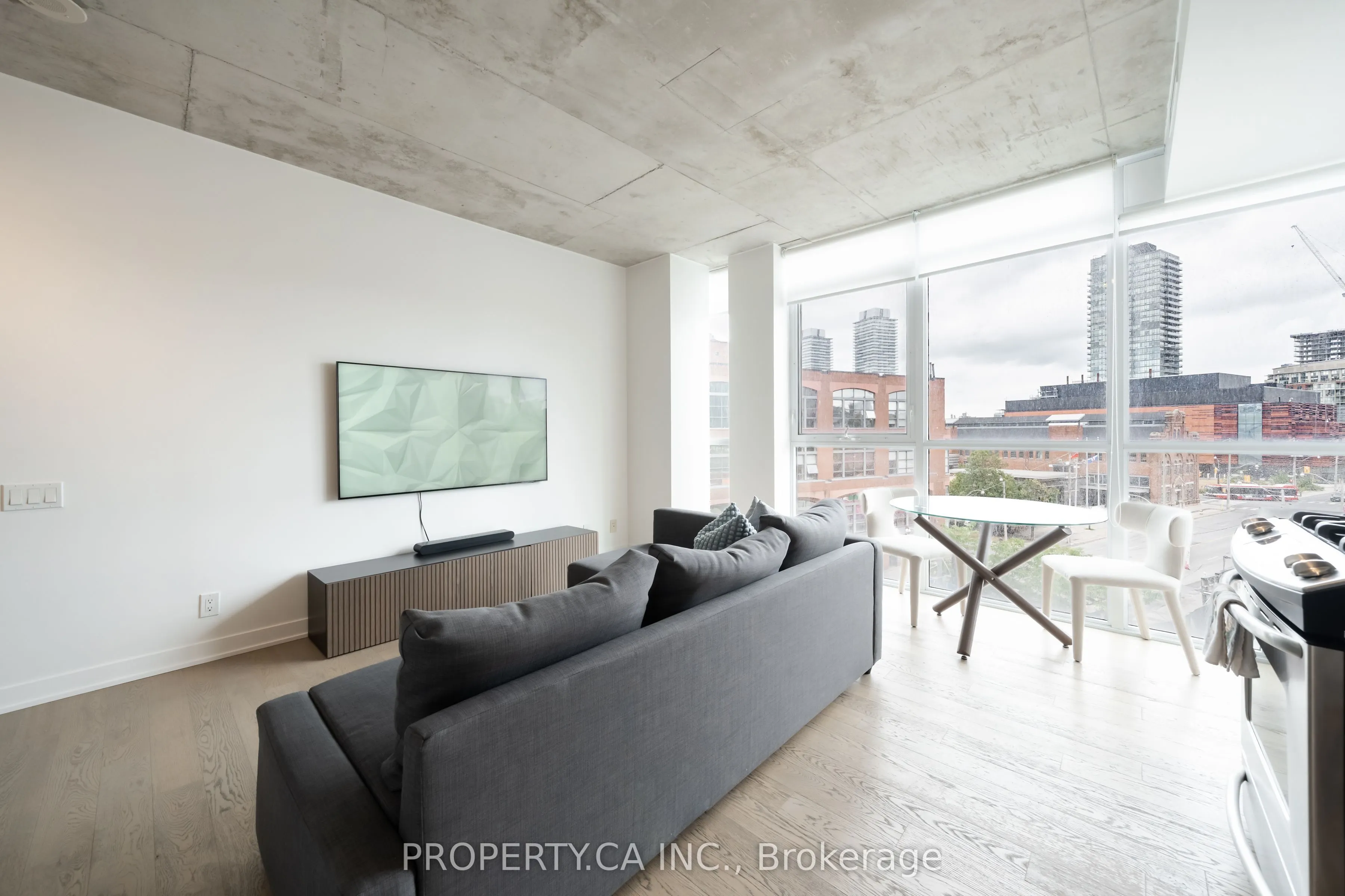 318 King Street E, #408