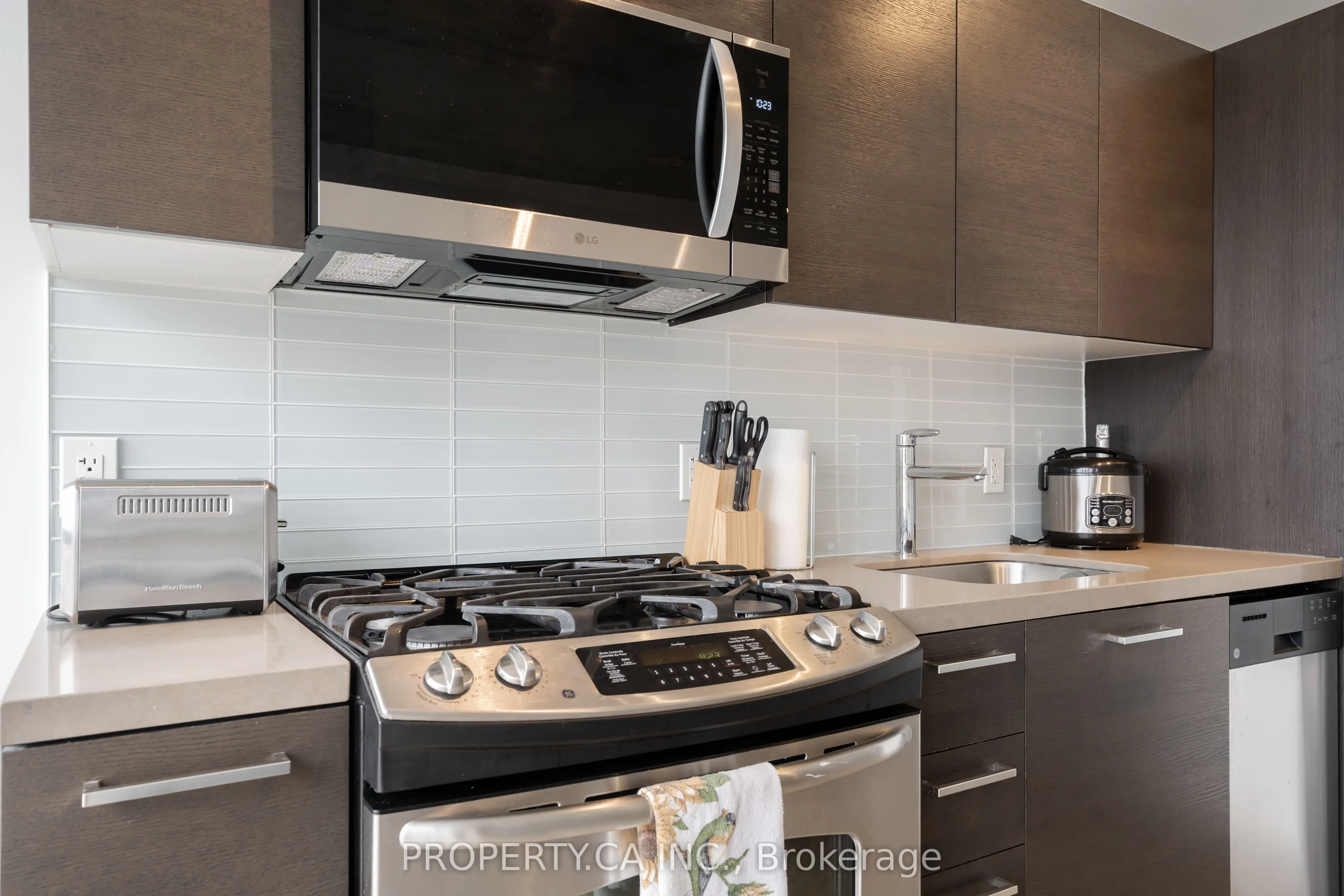 318 King Street E, #408