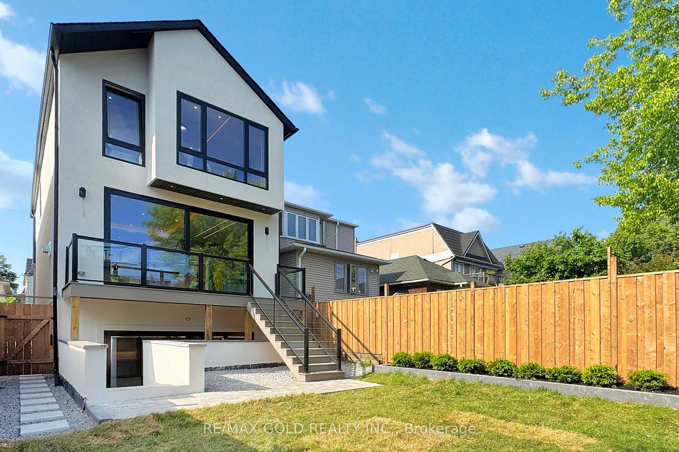 359 Cranbrooke Avenue