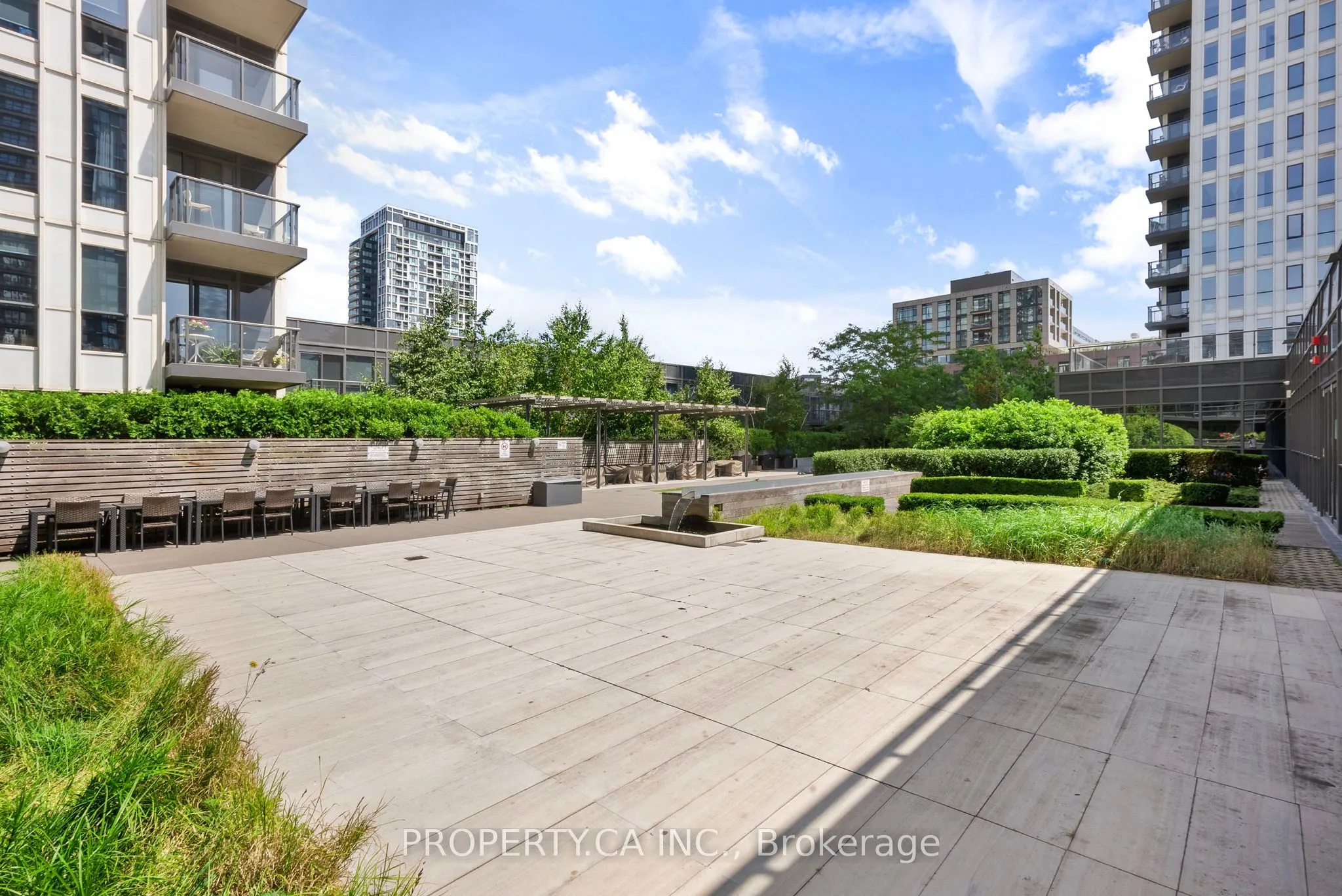 170 Sumach Street, #2212