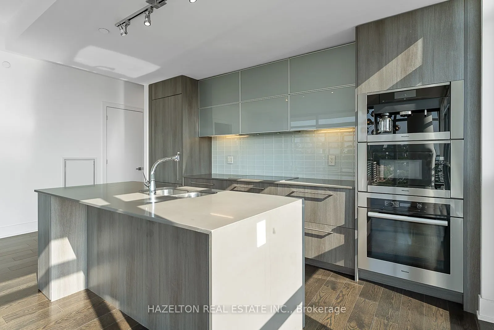170 Avenue Road, #1605