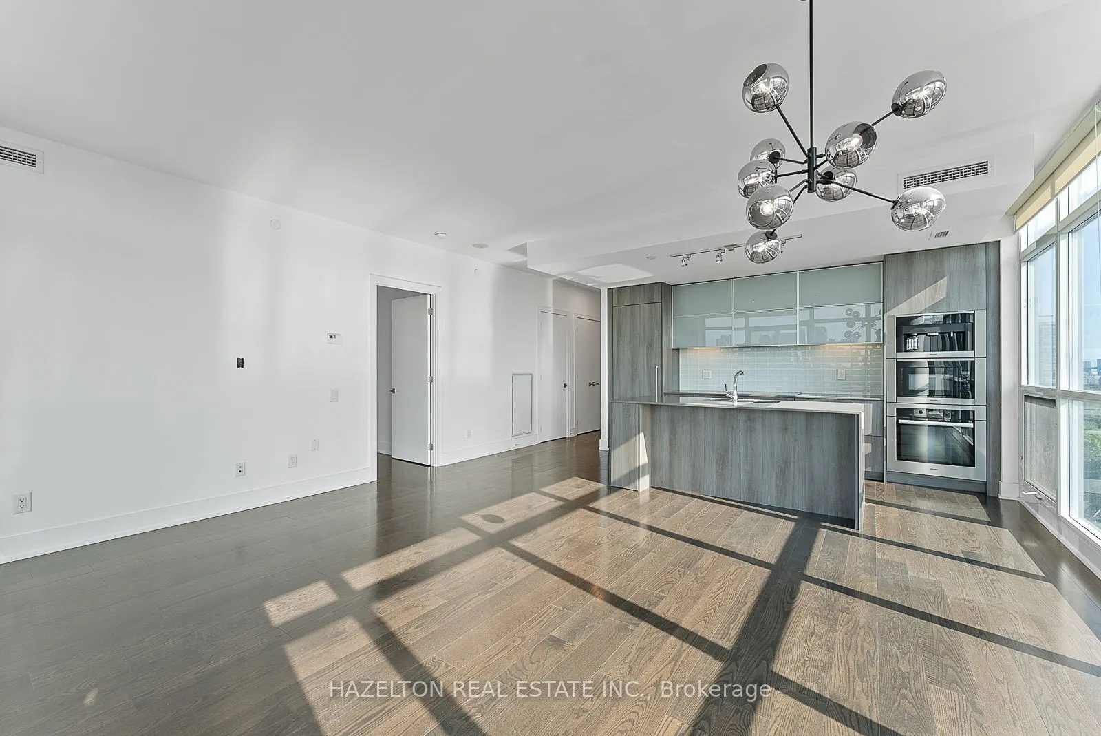 170 Avenue Road, #1605