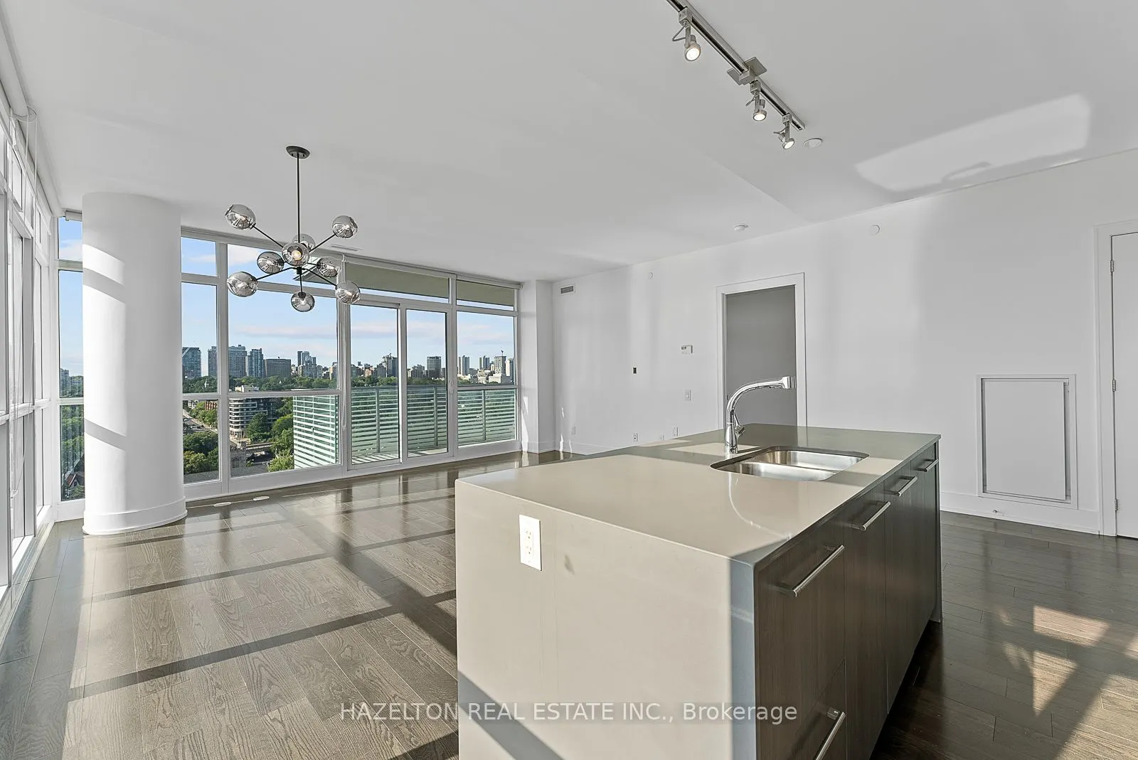 170 Avenue Road, #1605