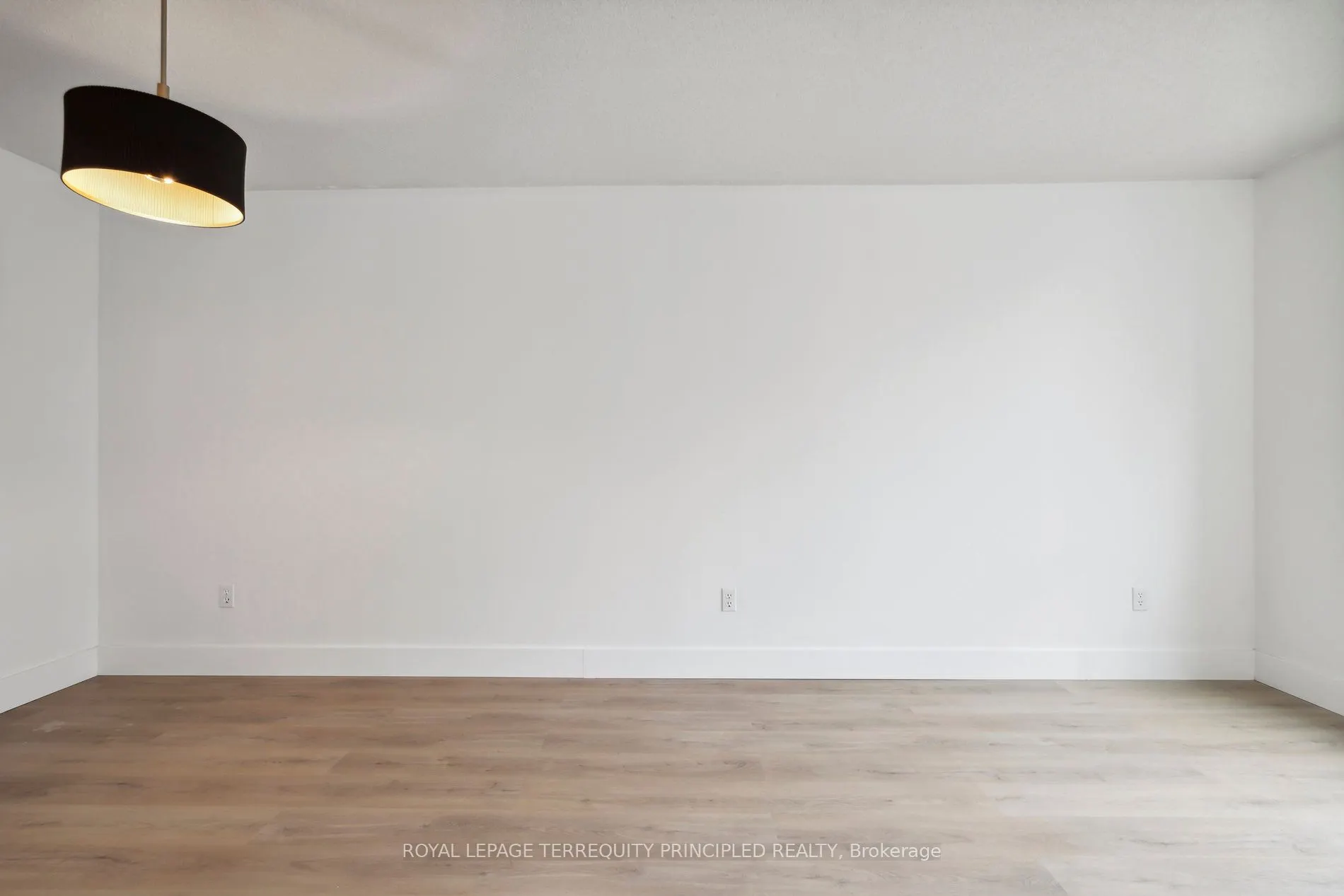 942 Yonge Street, #418