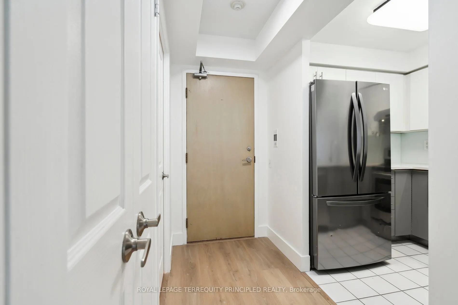 942 Yonge Street, #418