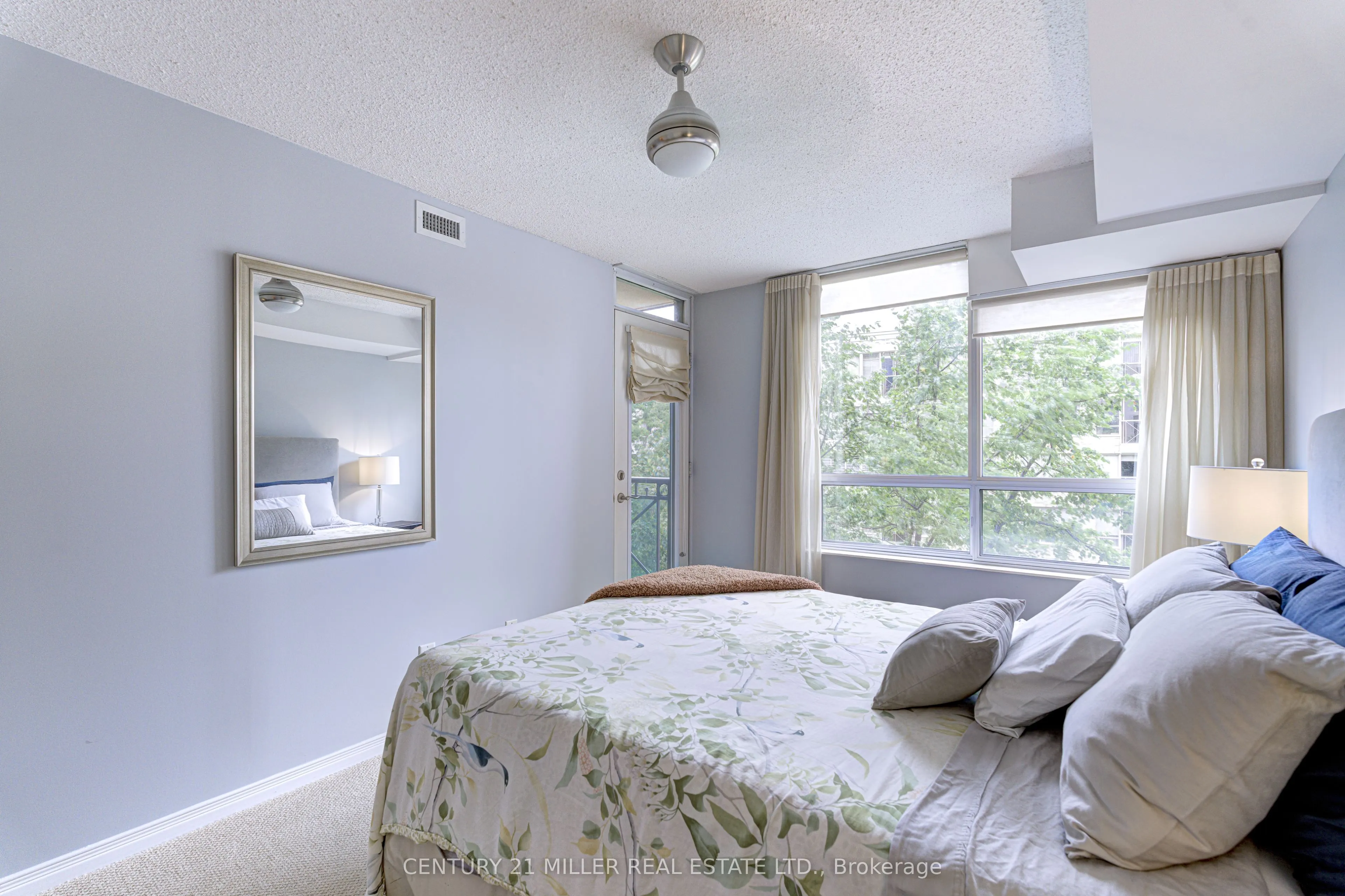 205 The Donway W, #415
