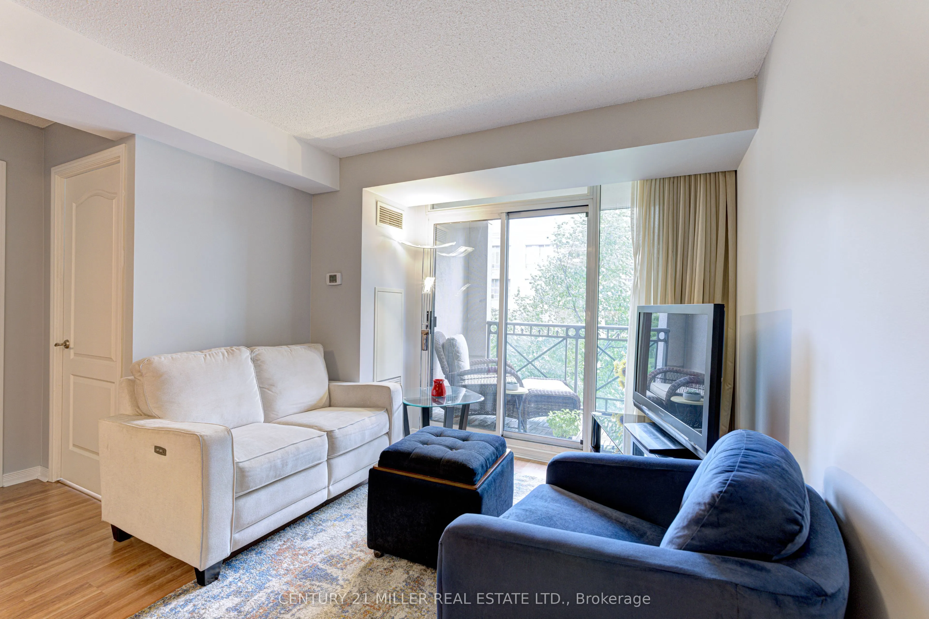 205 The Donway W, #415