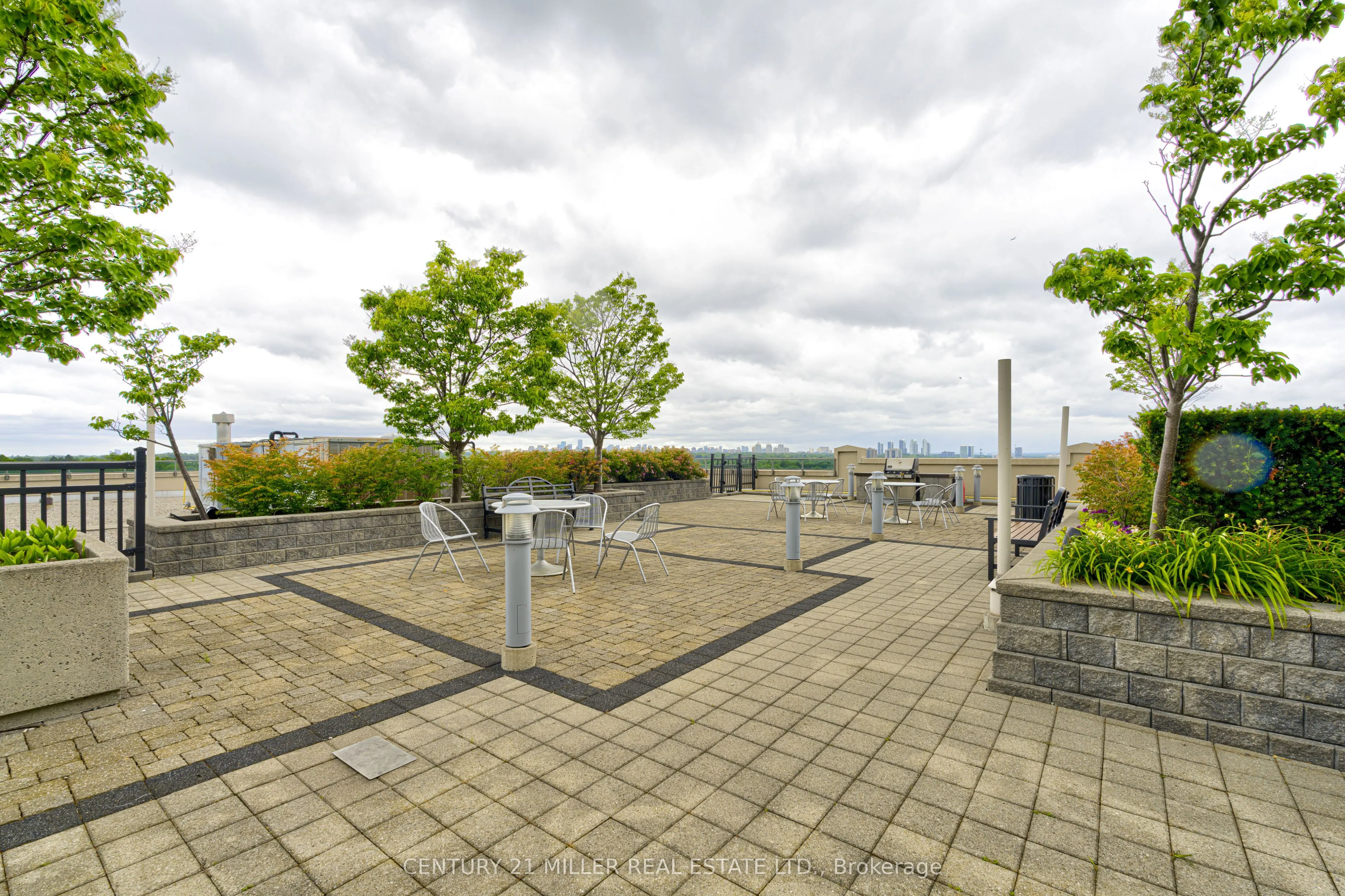 205 The Donway W, #415