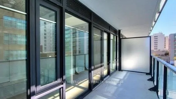185 Roehampton Avenue, #301