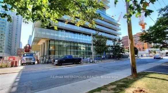 185 Roehampton Avenue, #301